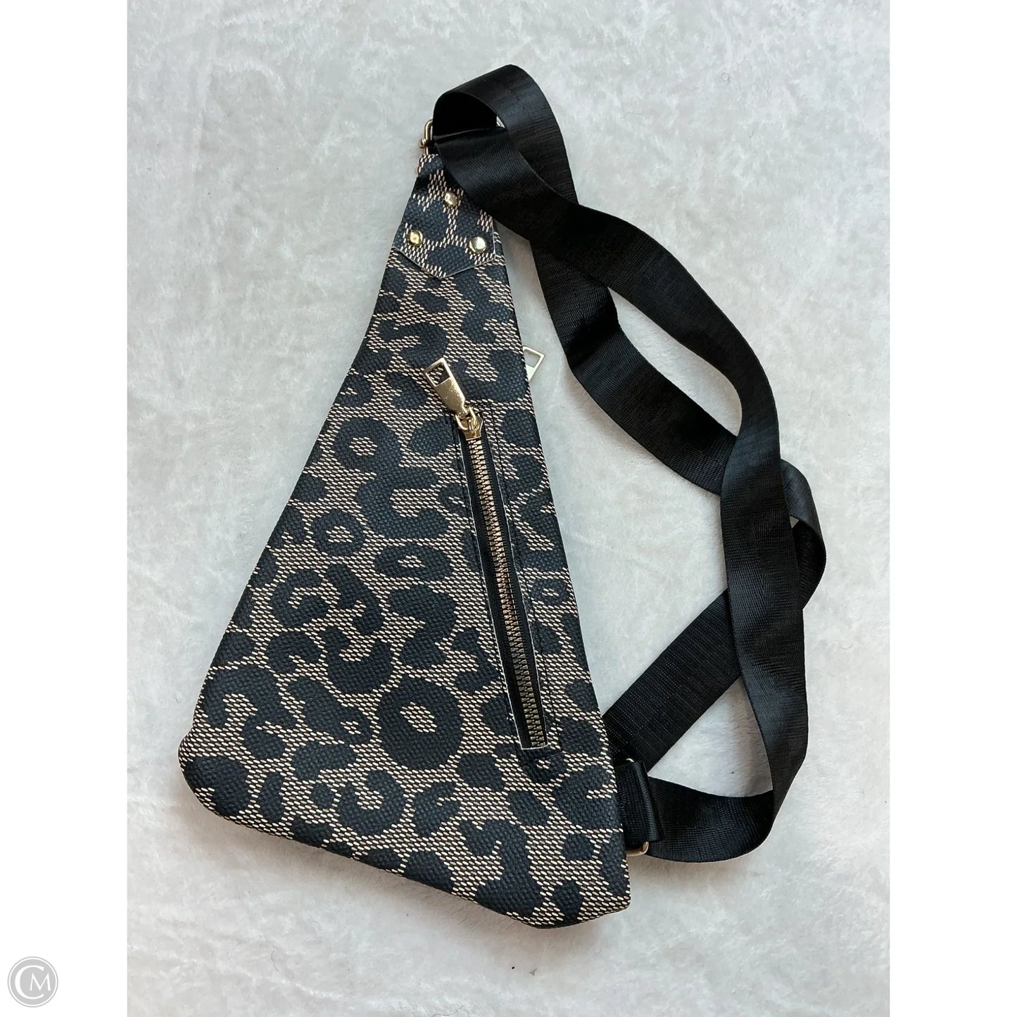 Belt Bag By Clothes Mentor, Size: Medium