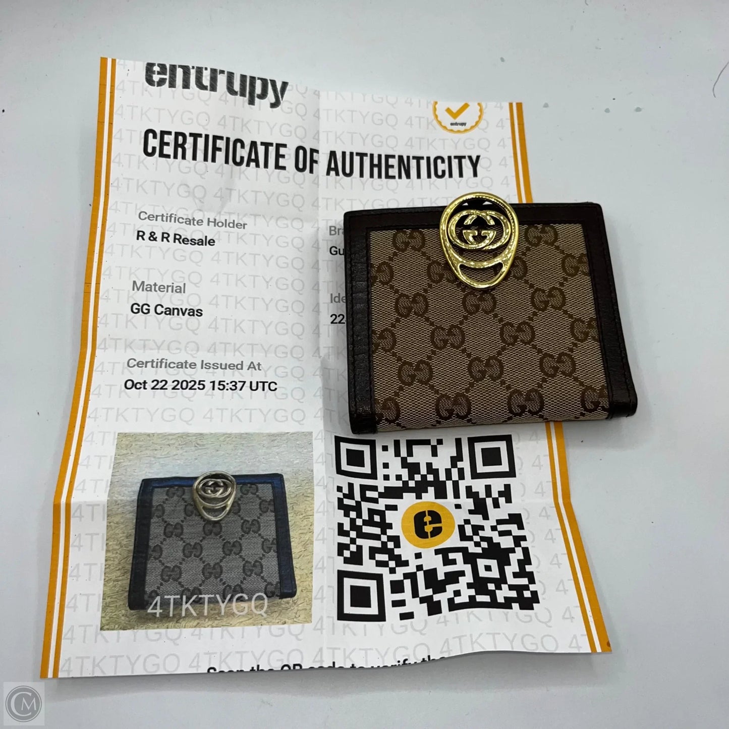 Wallet Luxury Designer By Gucci, Size: Medium
