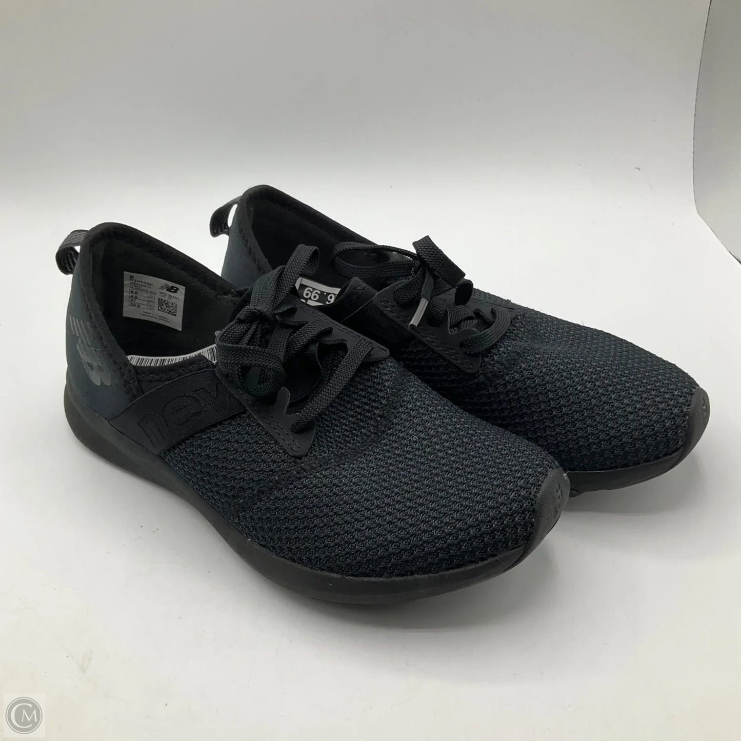 Shoes Athletic By New Balance In Black, Size: 6.5