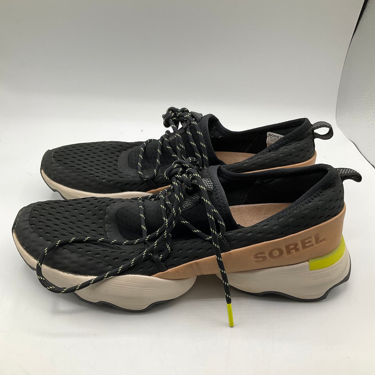 Shoes Sneakers By Sorel Size: 10.5