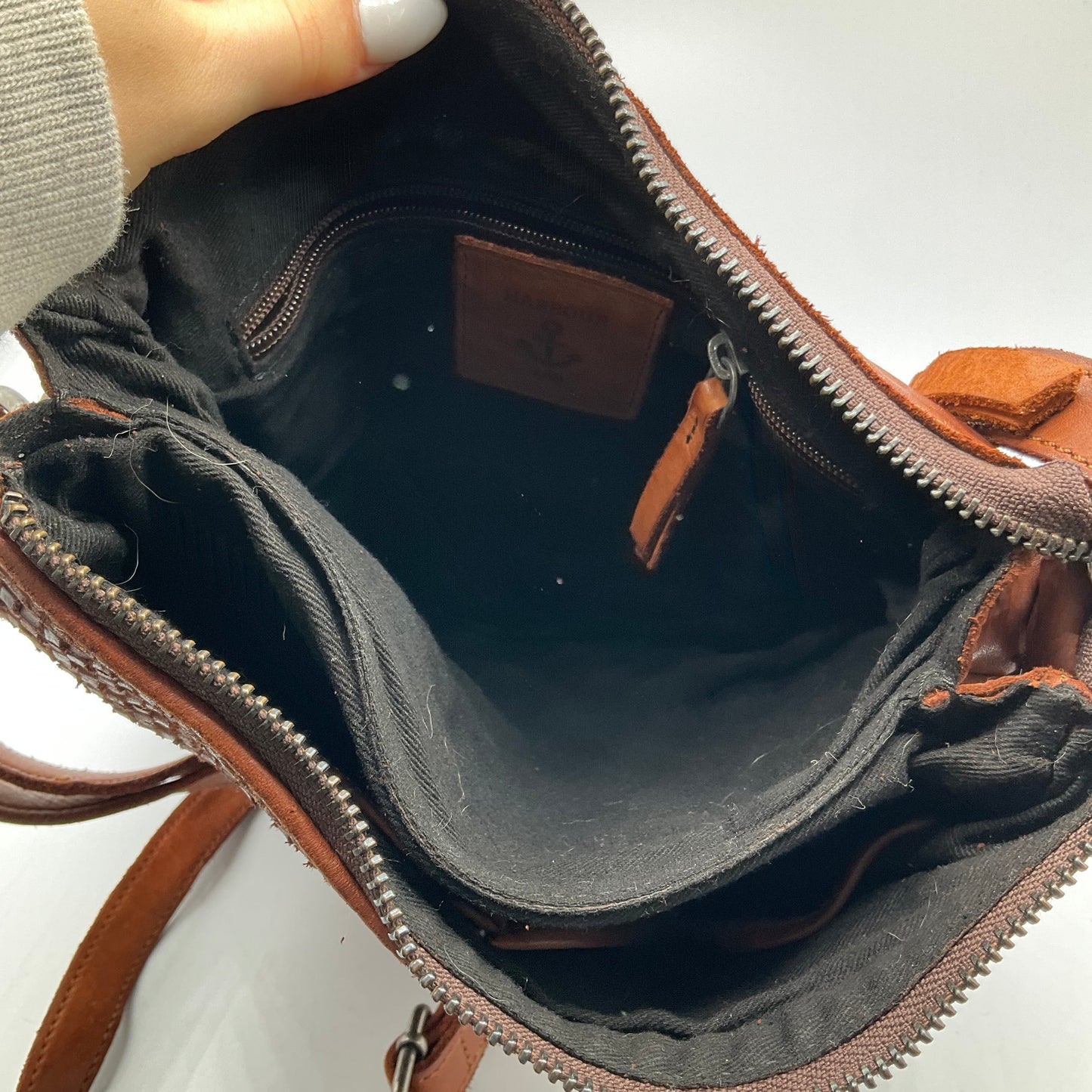 Crossbody Leather By Cmc, Size: Medium