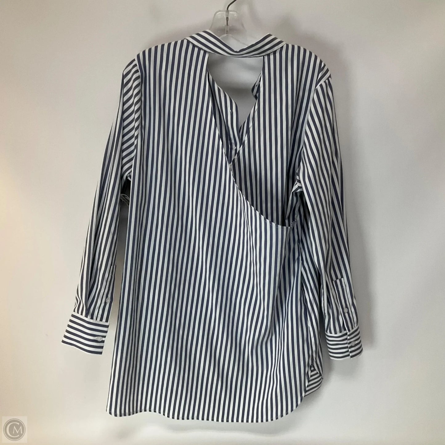 Dress Casual Short By Cma In Striped Pattern, Size: M