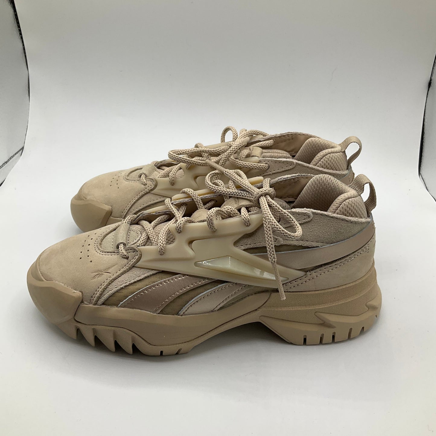 Shoes Sneakers By Reebok Size: 7