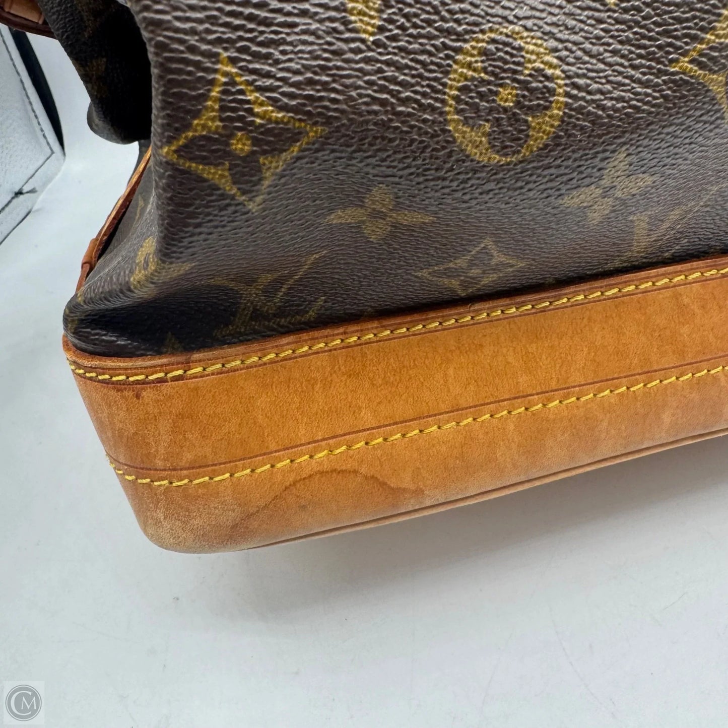 Handbag Luxury Designer By Louis Vuitton, Size: Medium