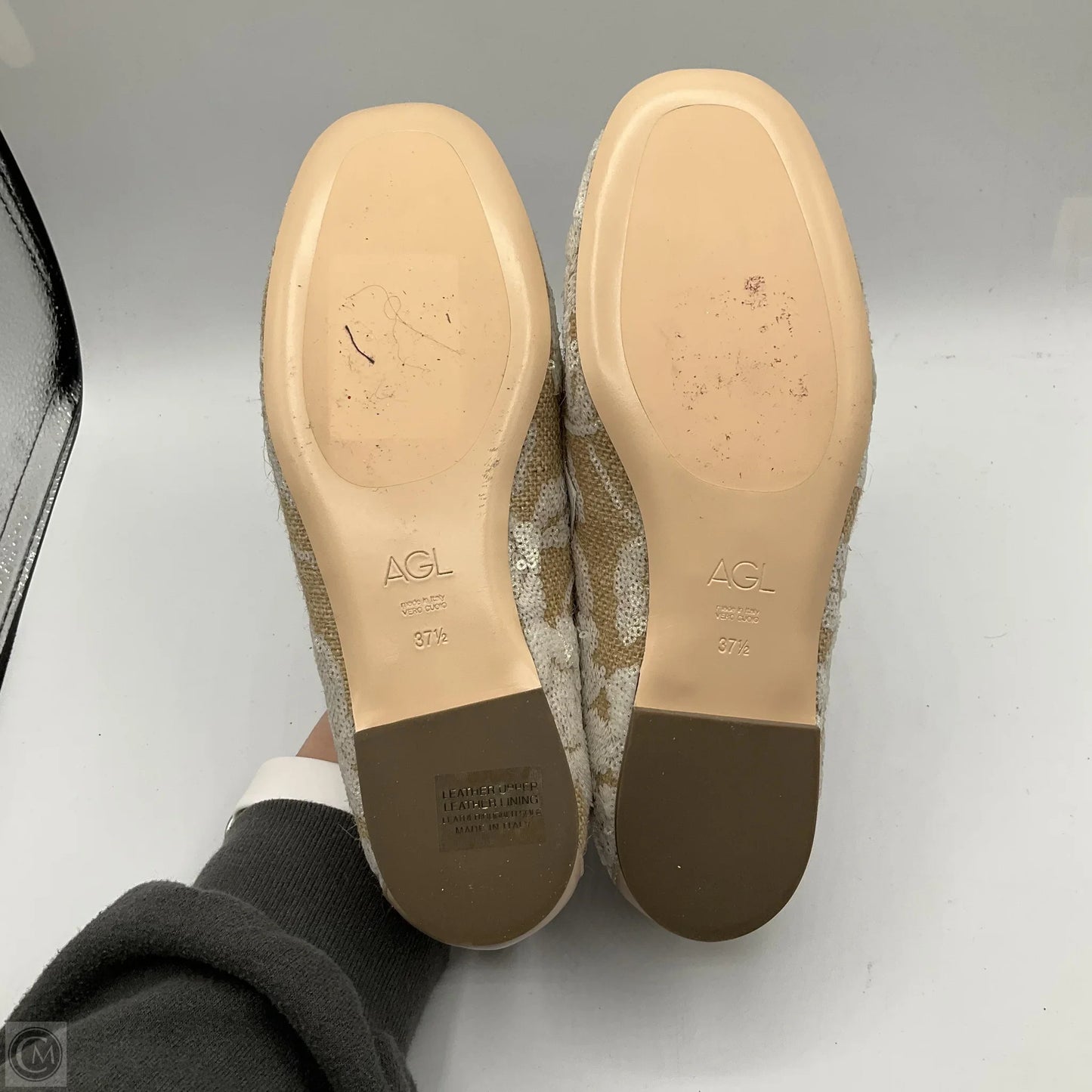 Shoes Flats By Agl In Beige, Size: 7.5