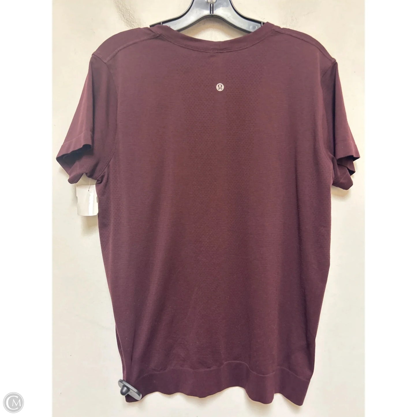 Athletic Top Short Sleeve By Lululemon In Maroon, Size: M