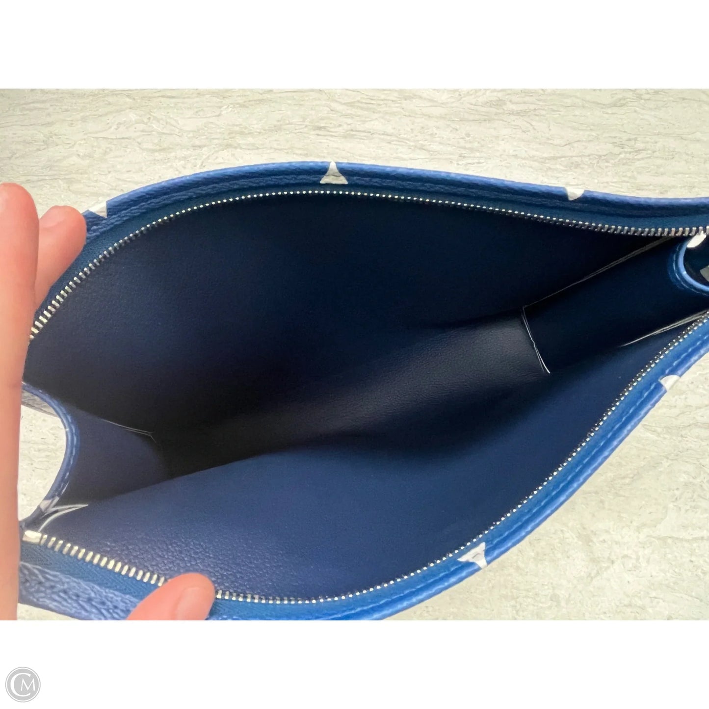 Makeup Bag Luxury Designer By Louis Vuitton, Size: Large