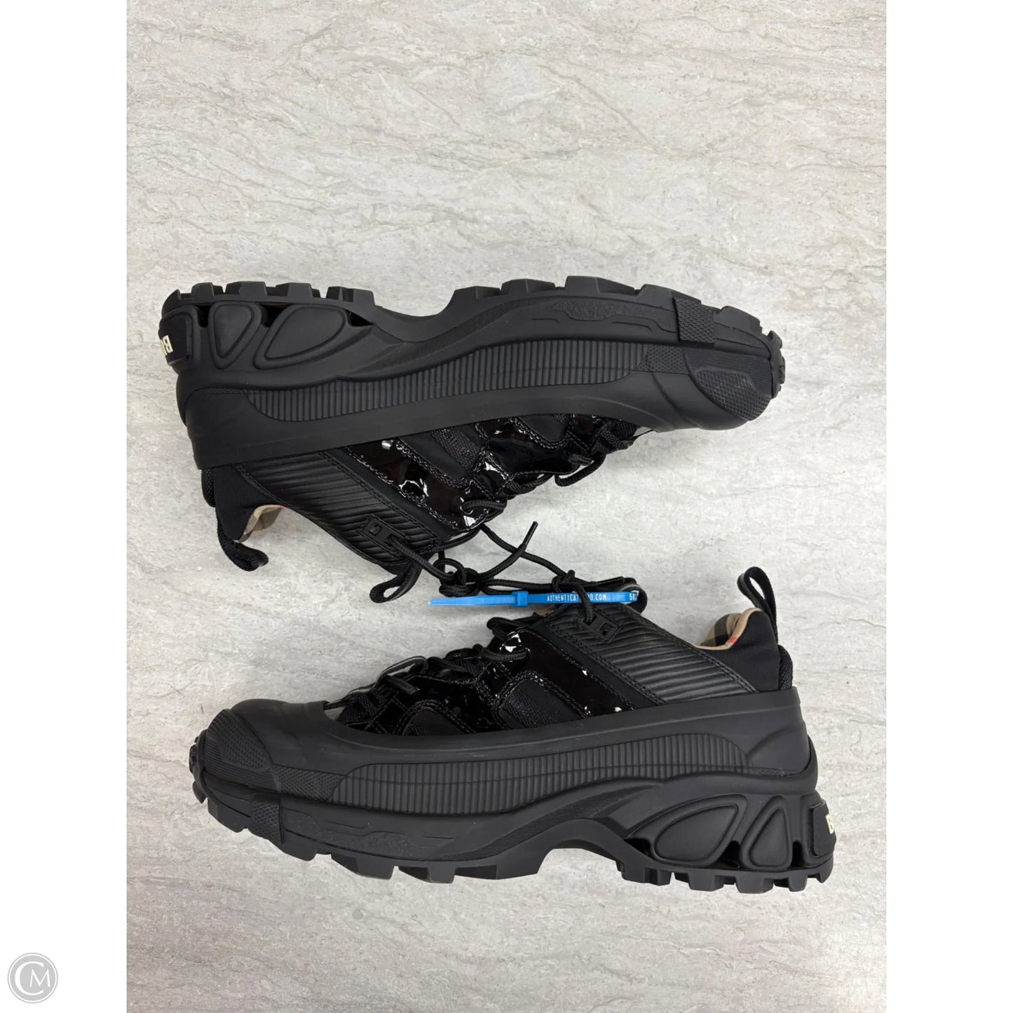 Shoes Luxury Designer By Burberry In Black, Size: 9