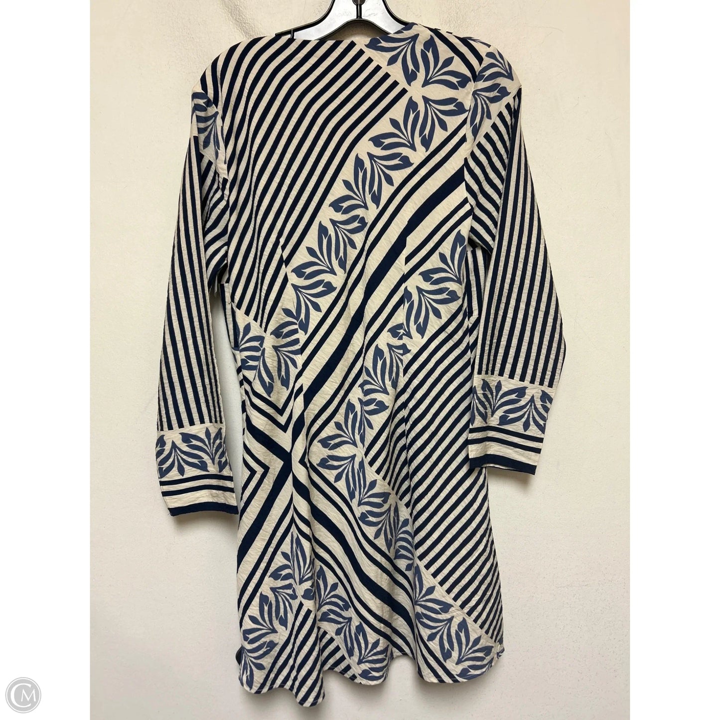 Dress Casual Short By Abercrombie And Fitch In Blue & White, Size: L