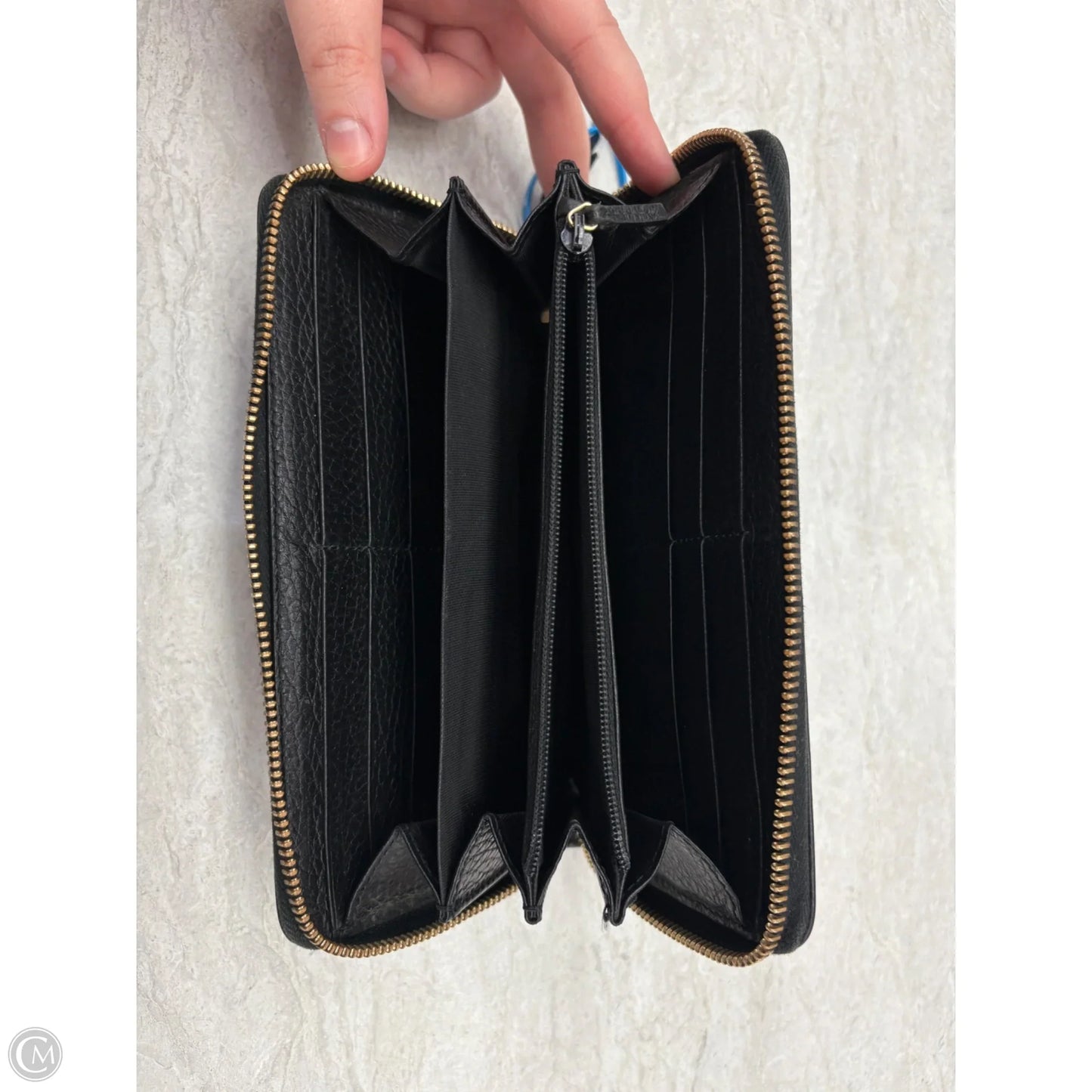 Wallet Luxury Designer By Gucci, Size: Medium