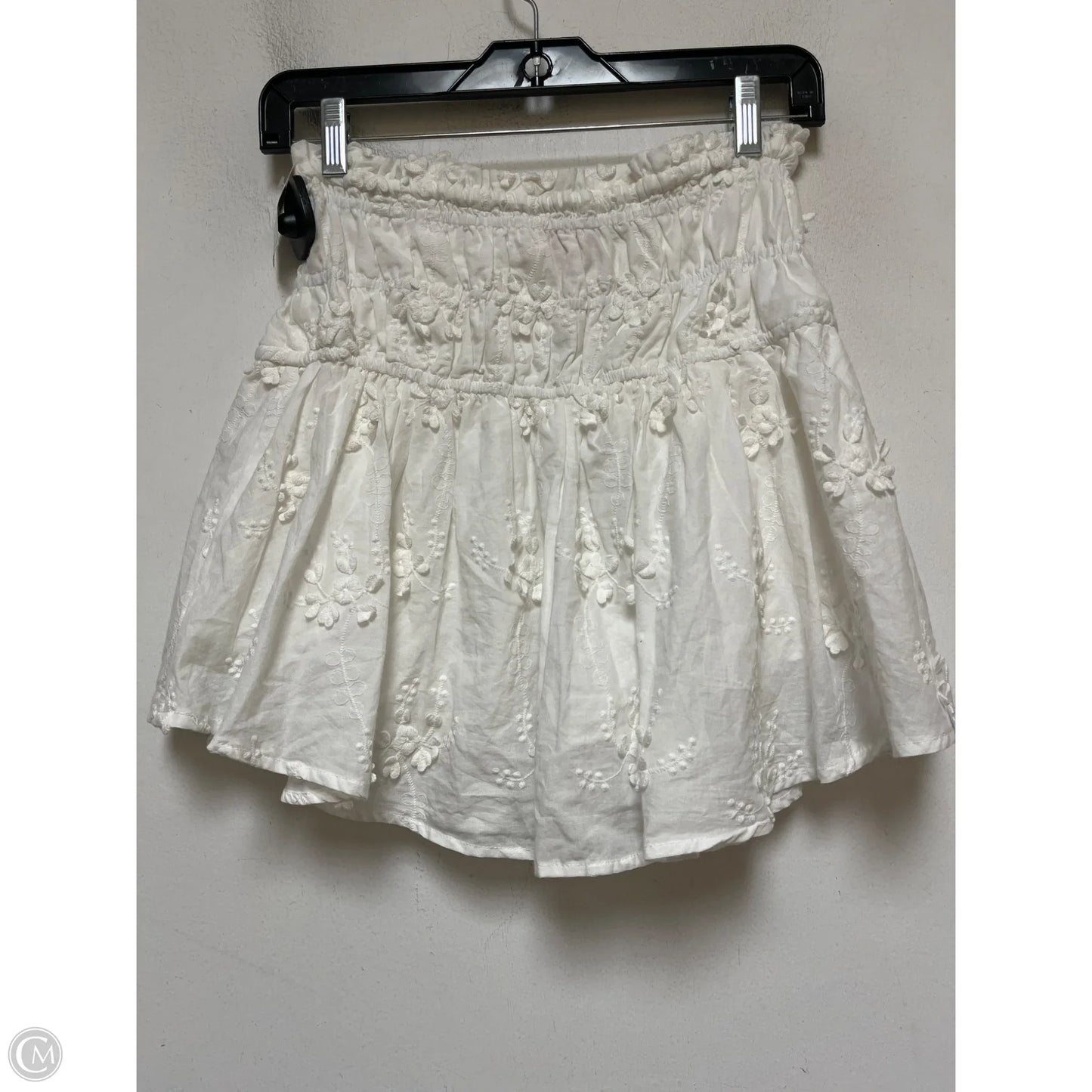 Skirt Mini & Short By Francesca's In White, Size: 4