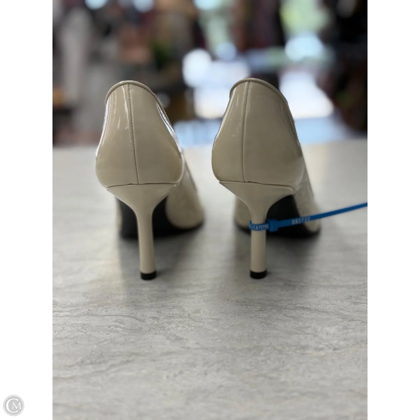 Shoes Luxury Designer By Burberry In Cream, Size: 7.5