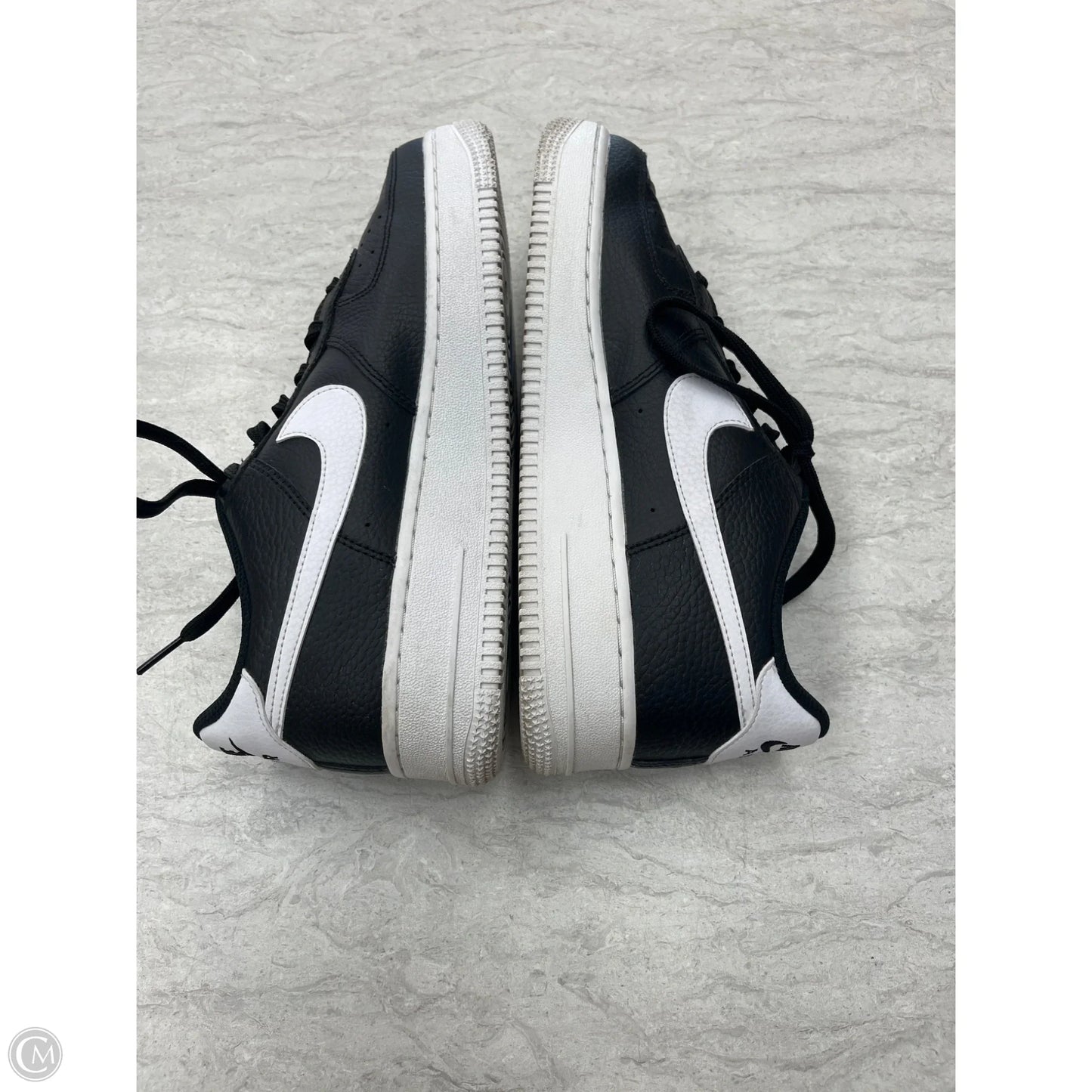 Shoes Sneakers By Nike In Black & White, Size: 8.5