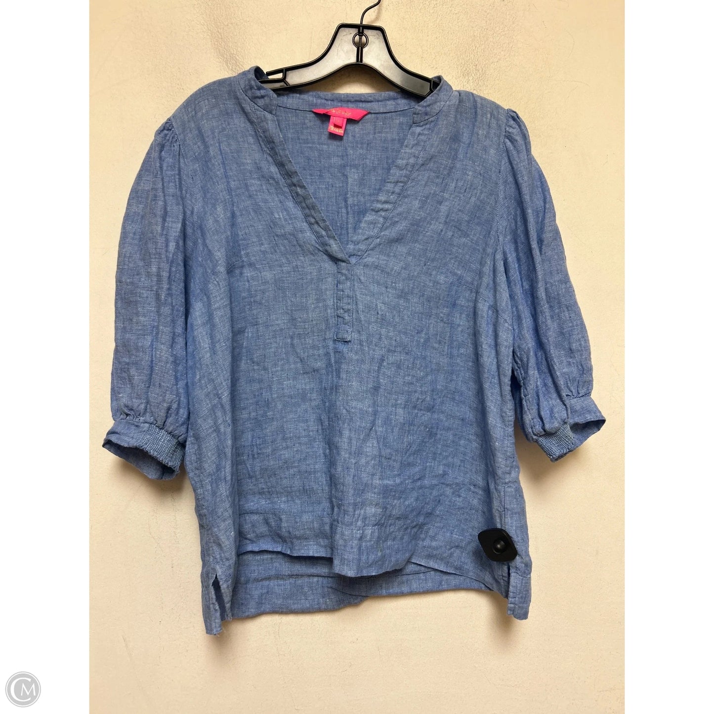 Top Short Sleeve Designer By Lilly Pulitzer In Blue, Size: M