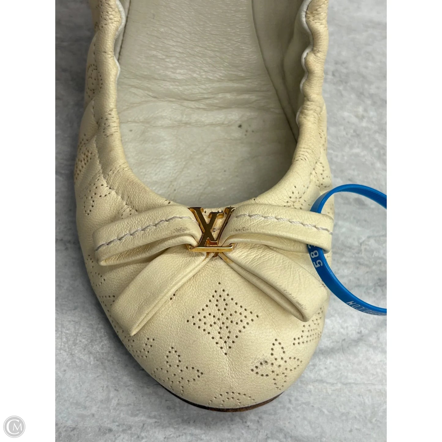 Shoes Luxury Designer By Louis Vuitton In Ivory, Size: 8