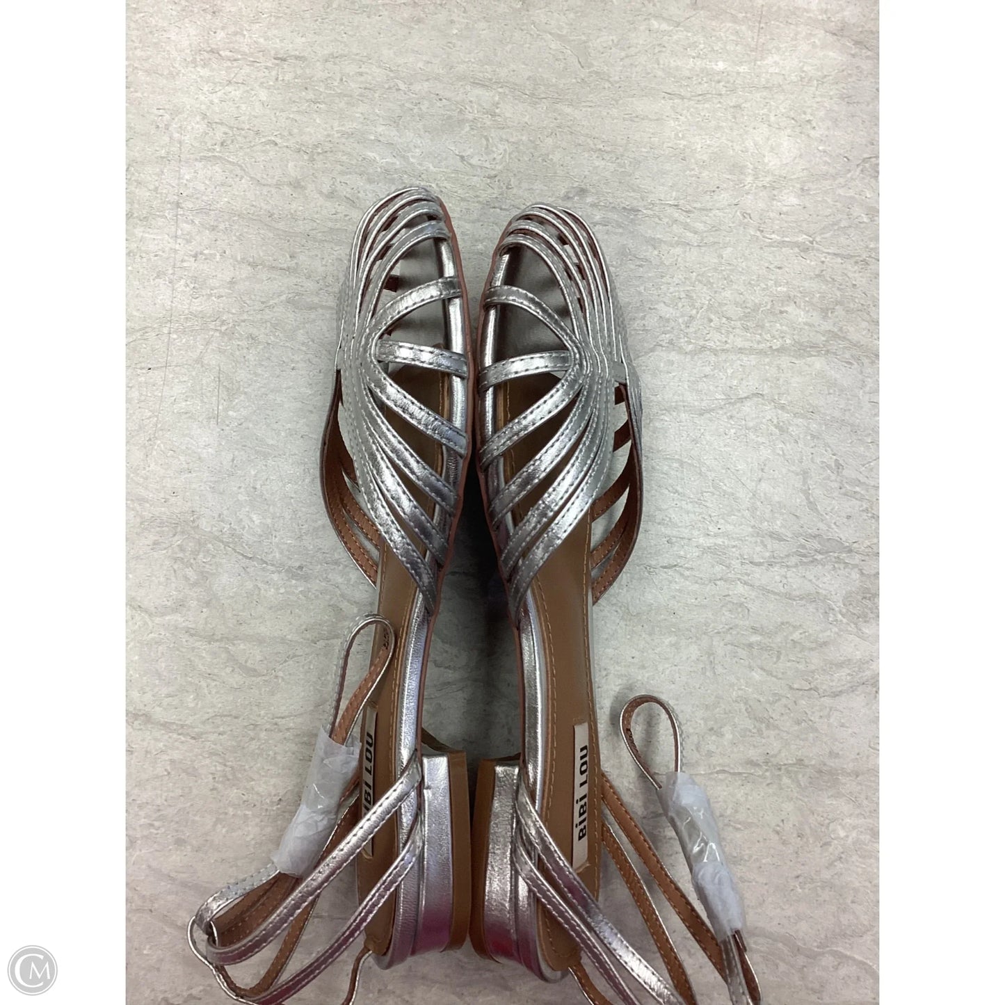 Shoes Flats By Clothes Mentor In Silver, Size: 7