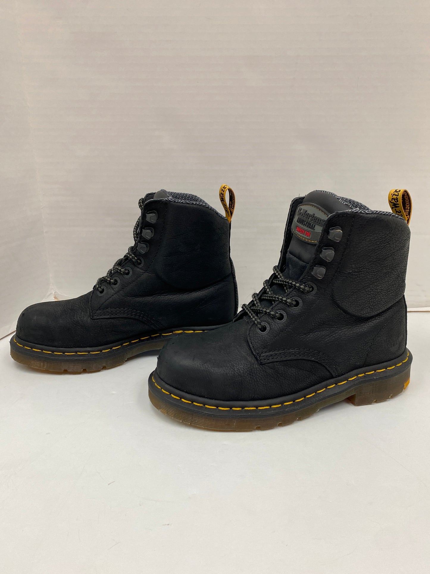 Boots Ankle Flats By Dr Martens In Black, Size: 6