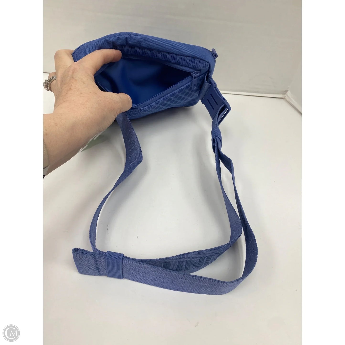 Handbag By Under Armour, Size: Medium