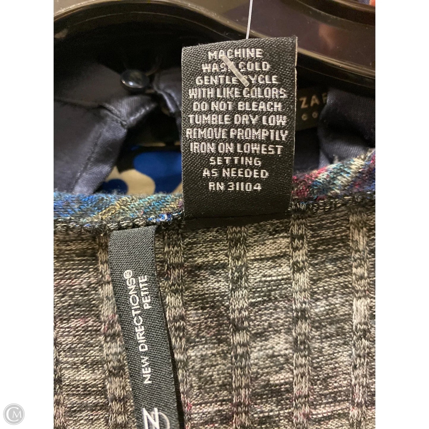 Top Long Sleeve By New Directions In Blue, Size: Lp