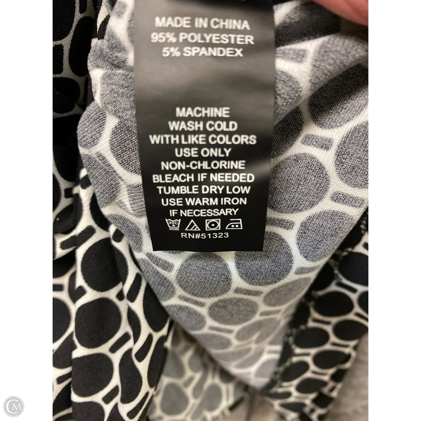 Top Long Sleeve By Vince Camuto In Black & White, Size: 1x