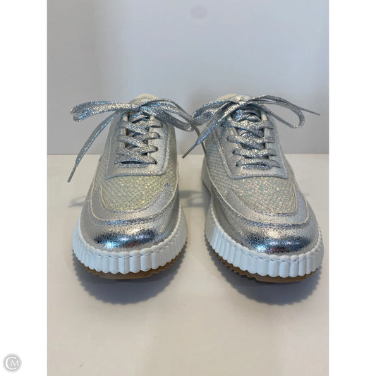 Shoes Sneakers By Yoki In Silver, Size: 10