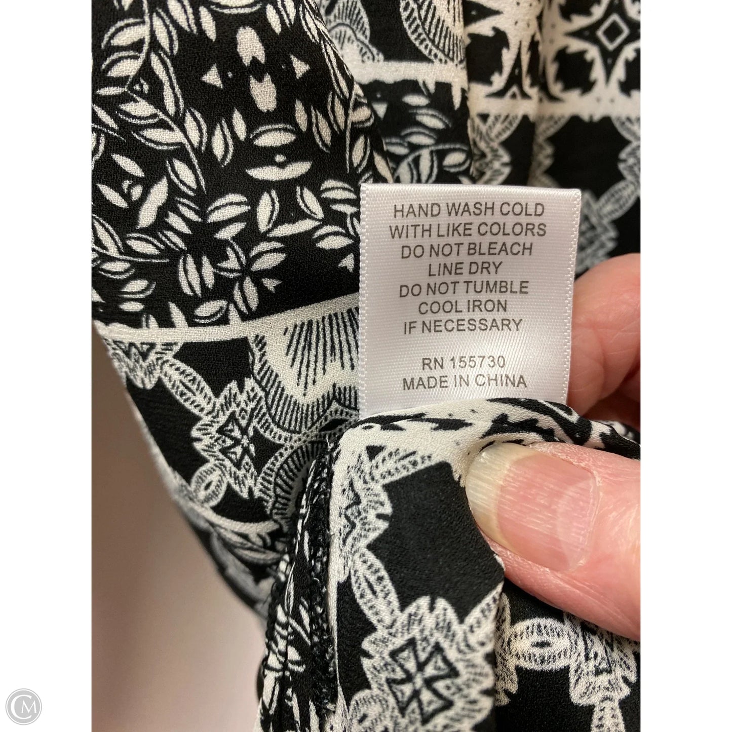 Top Long Sleeve By Rose And Olive In Black & White, Size: 1x