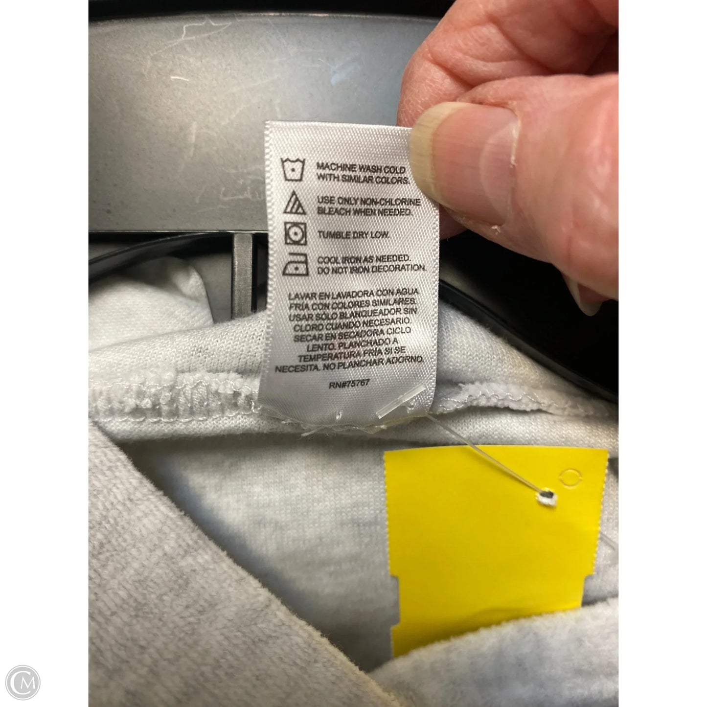 Sweatshirt Hoodie By Clothes Mentor In Grey, Size: Xl