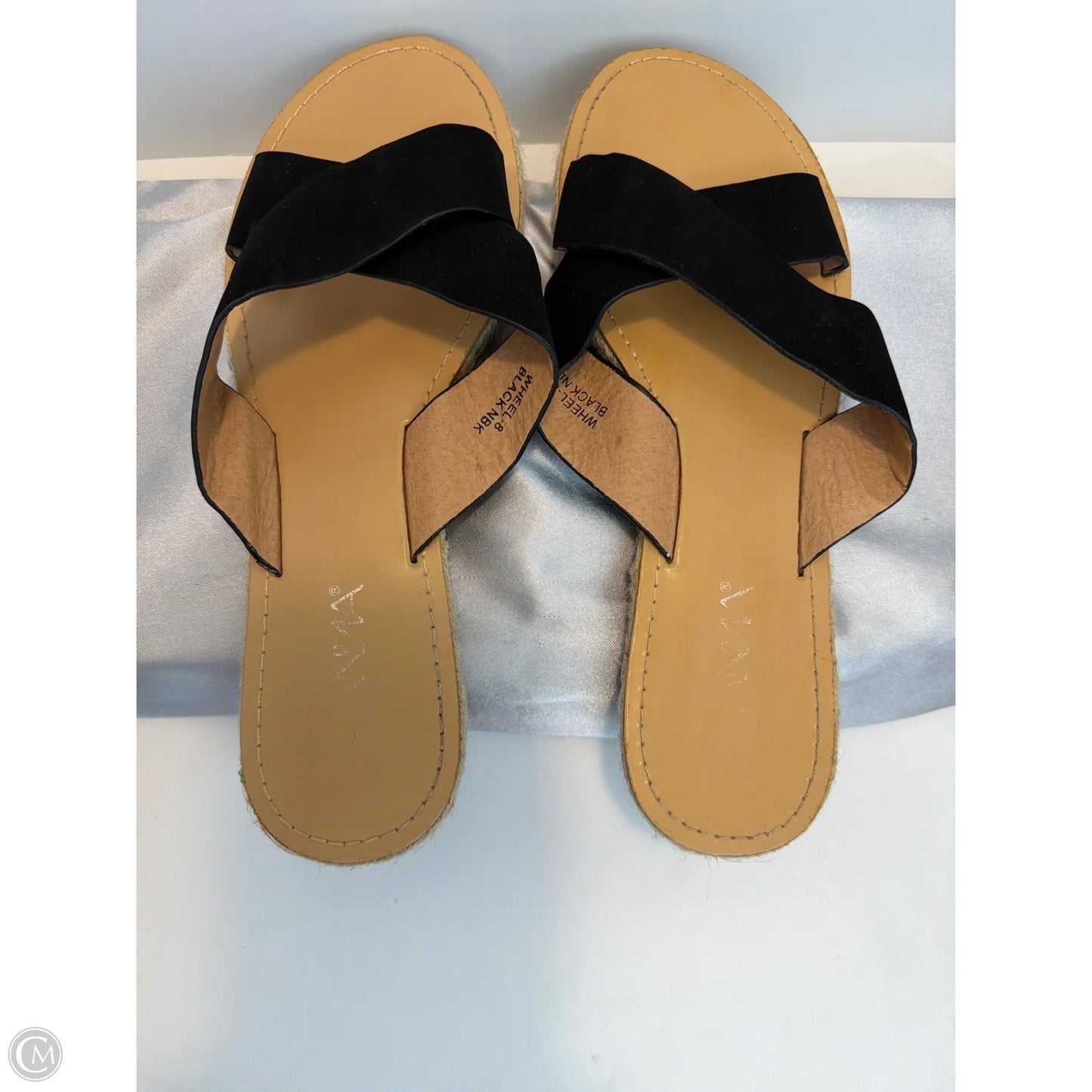 Sandals Flats By Clothes Mentor In Black, Size: 8