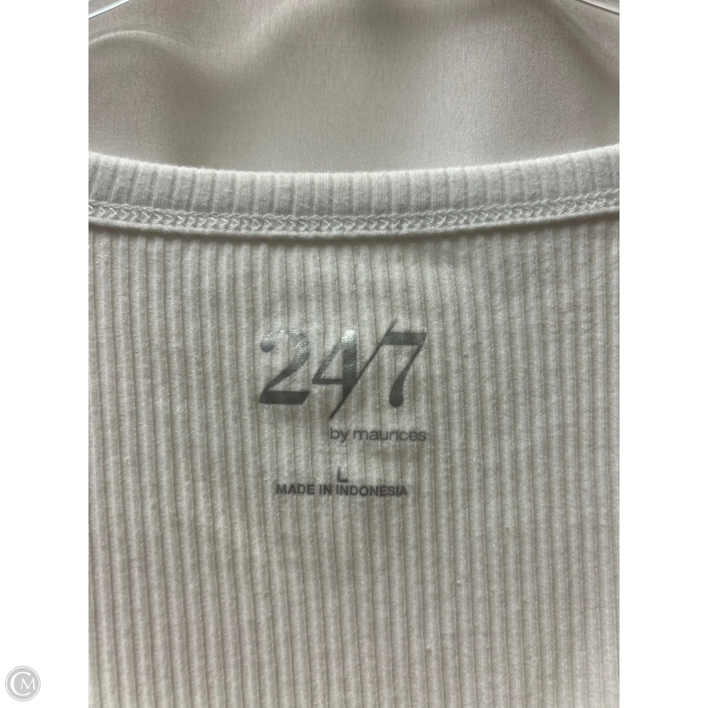 Top Short Sleeve By Maurices In White, Size: L