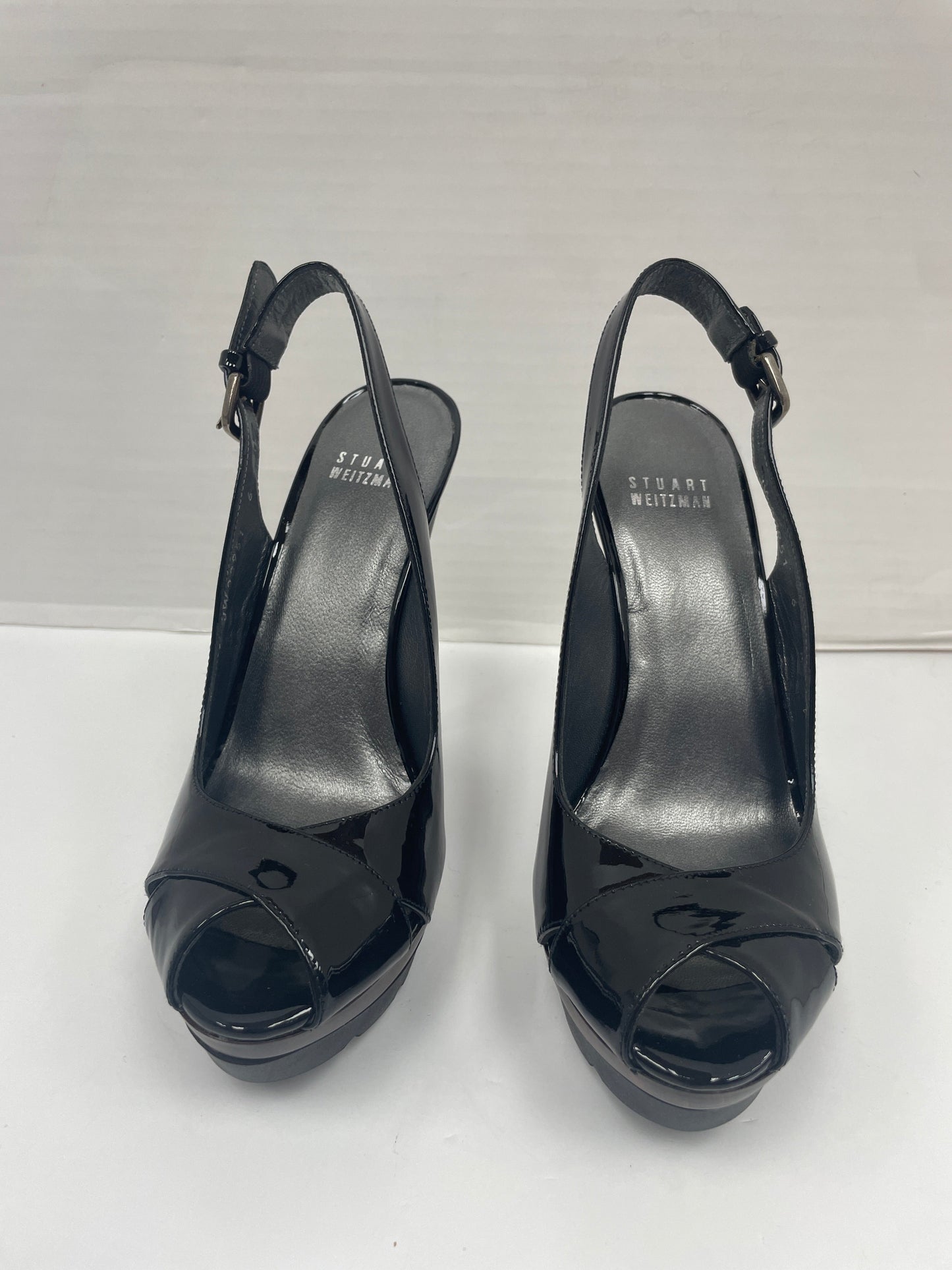 Shoes Designer By Stuart Weitzman Size: 6