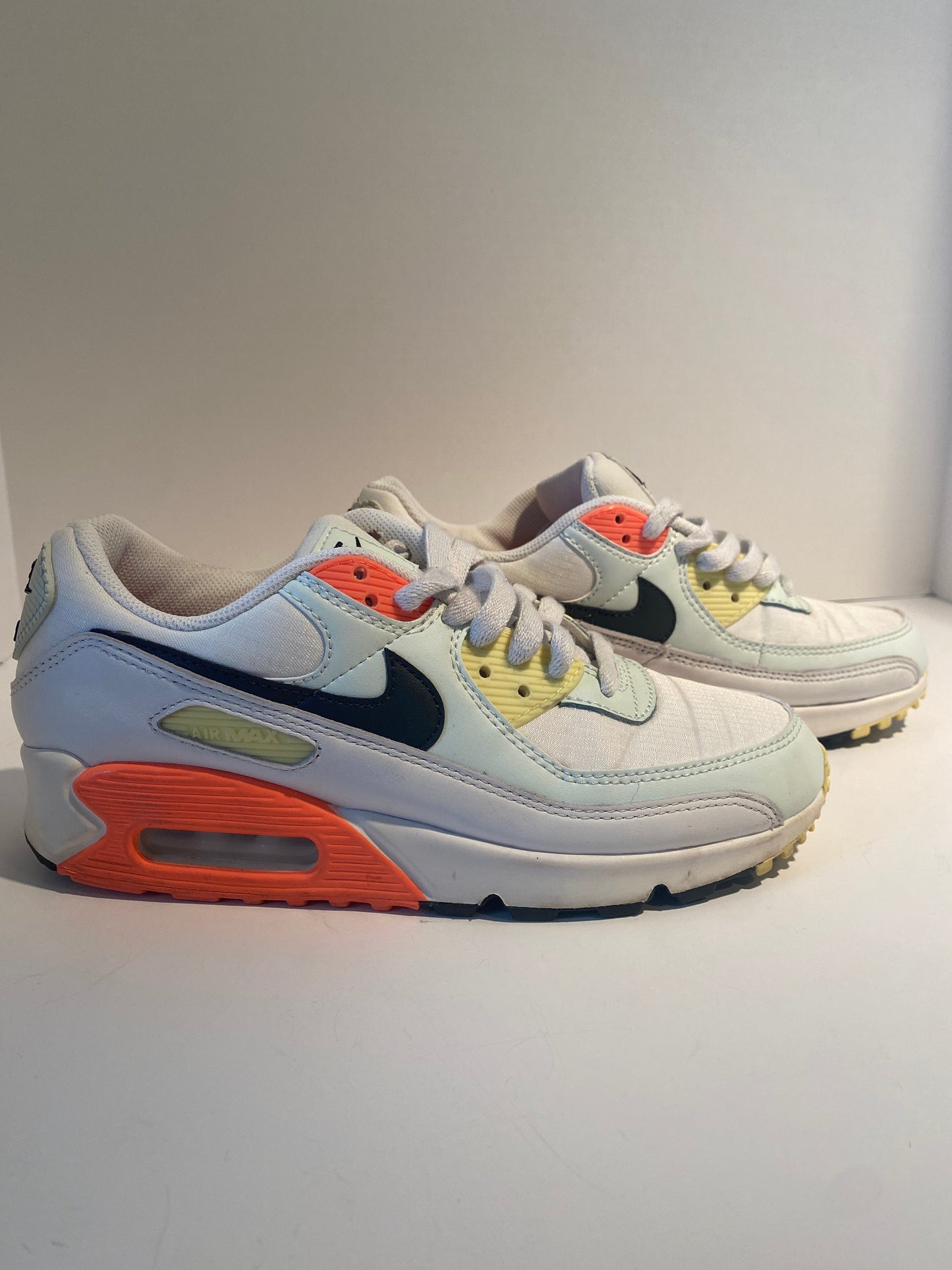 Shoes Sneakers By Nike Size: 8