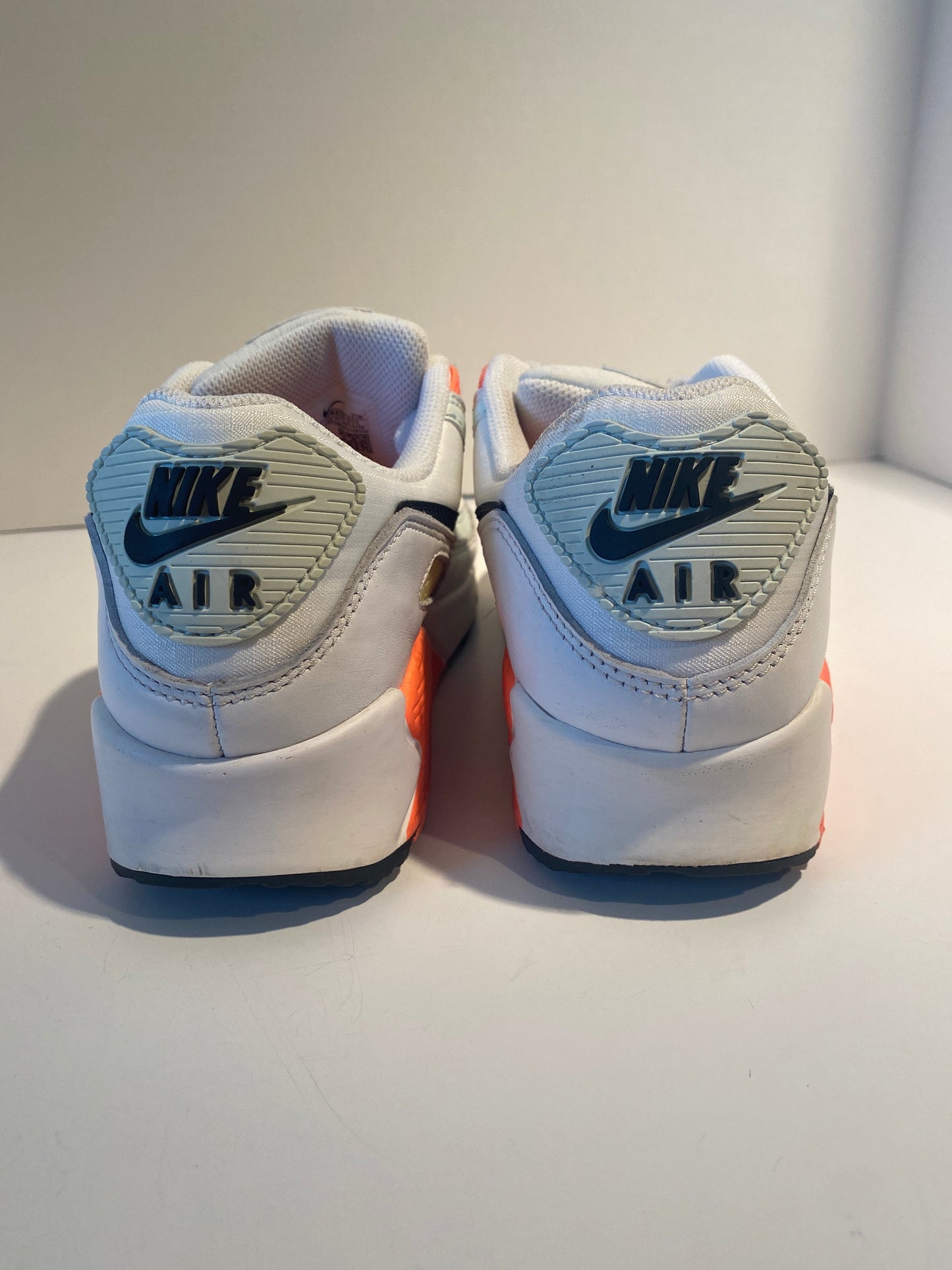 Shoes Sneakers By Nike Size: 8