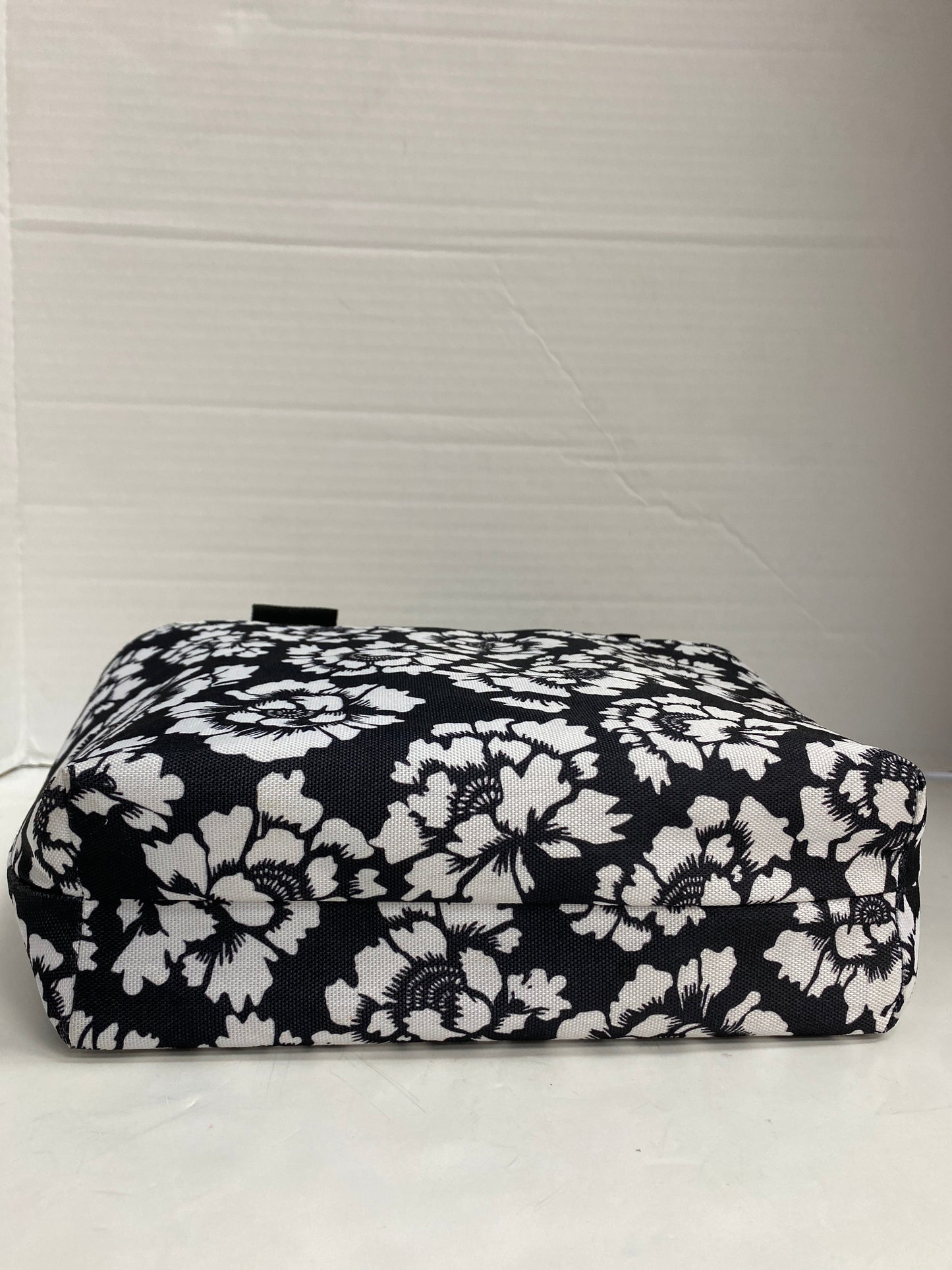 Tote By Clothes Mentor Size: Small