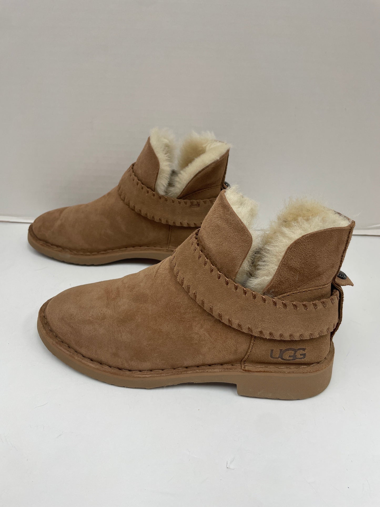 Boots Ankle Flats By Ugg Size: 5