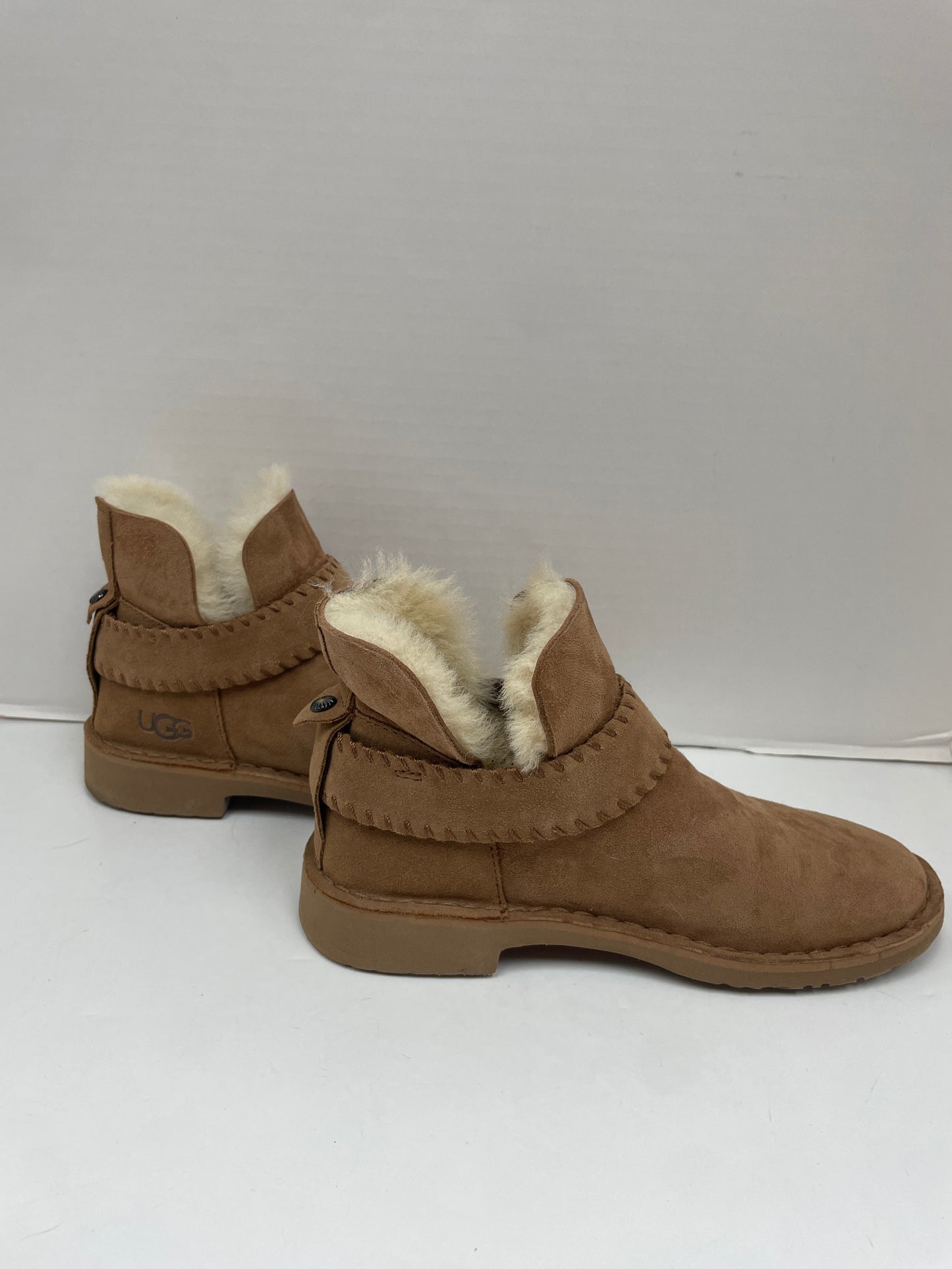 Boots Ankle Flats By Ugg Size: 5