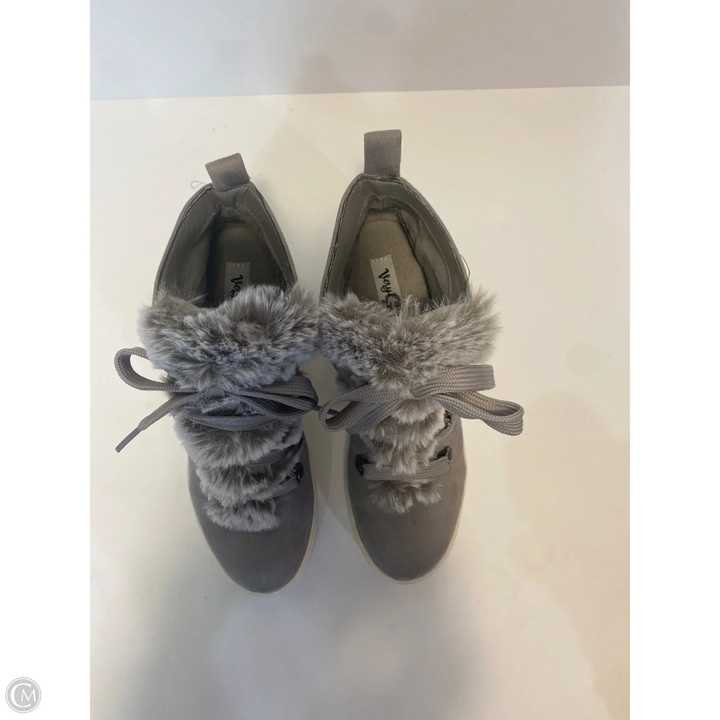 Shoes Flats By Very G In Grey, Size: 8