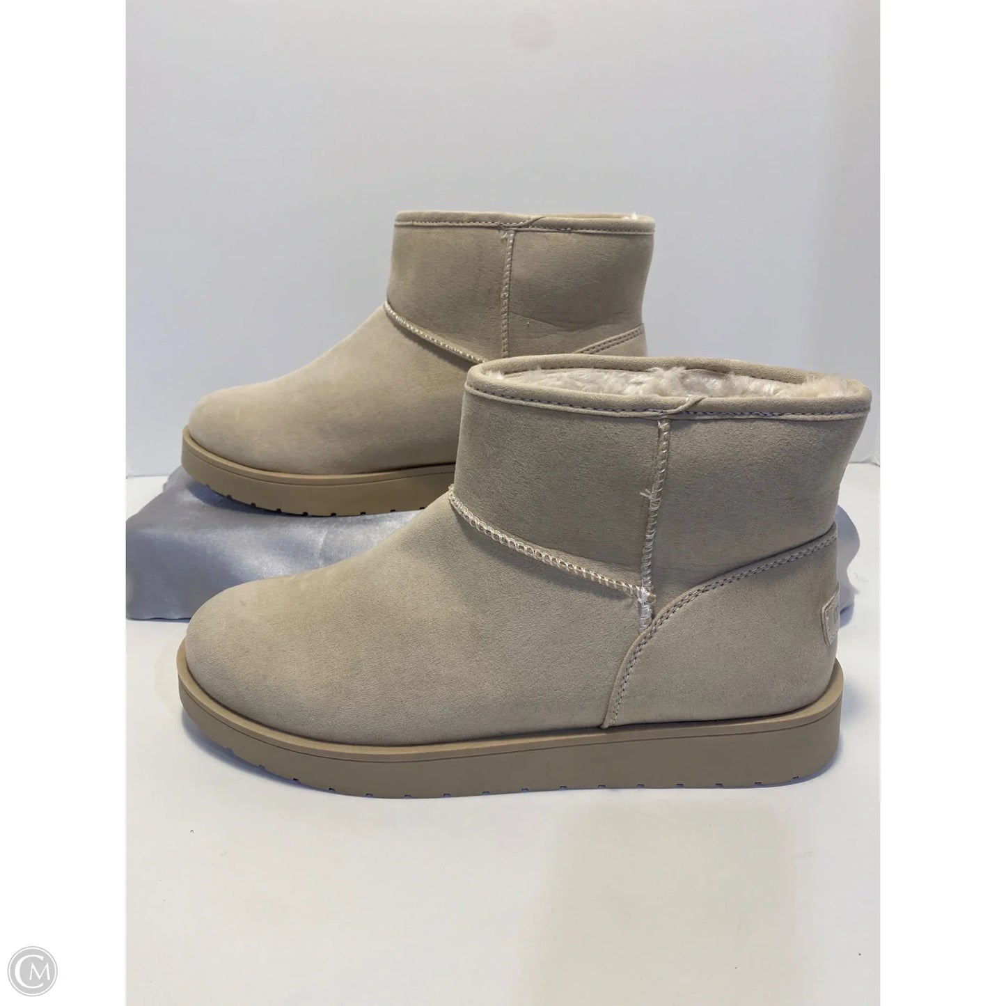 Boots Ankle Flats By Clothes Mentor In Cream, Size: 10