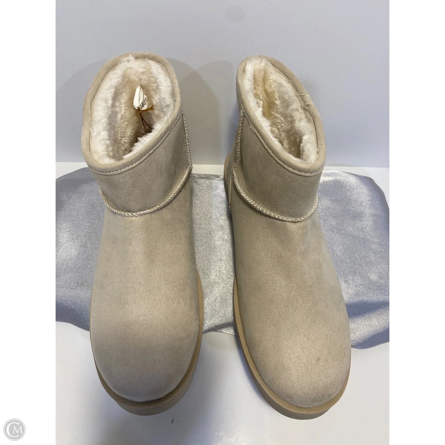 Boots Ankle Flats By Clothes Mentor In Cream, Size: 10