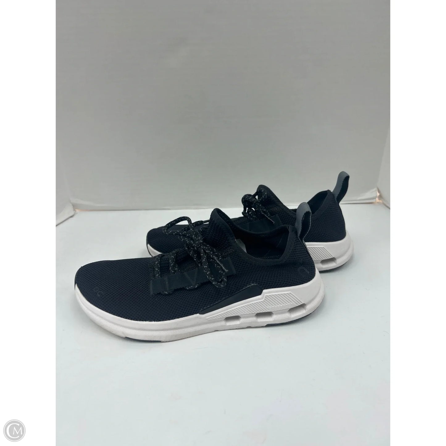 Shoes Athletic By On In Black, Size: 10