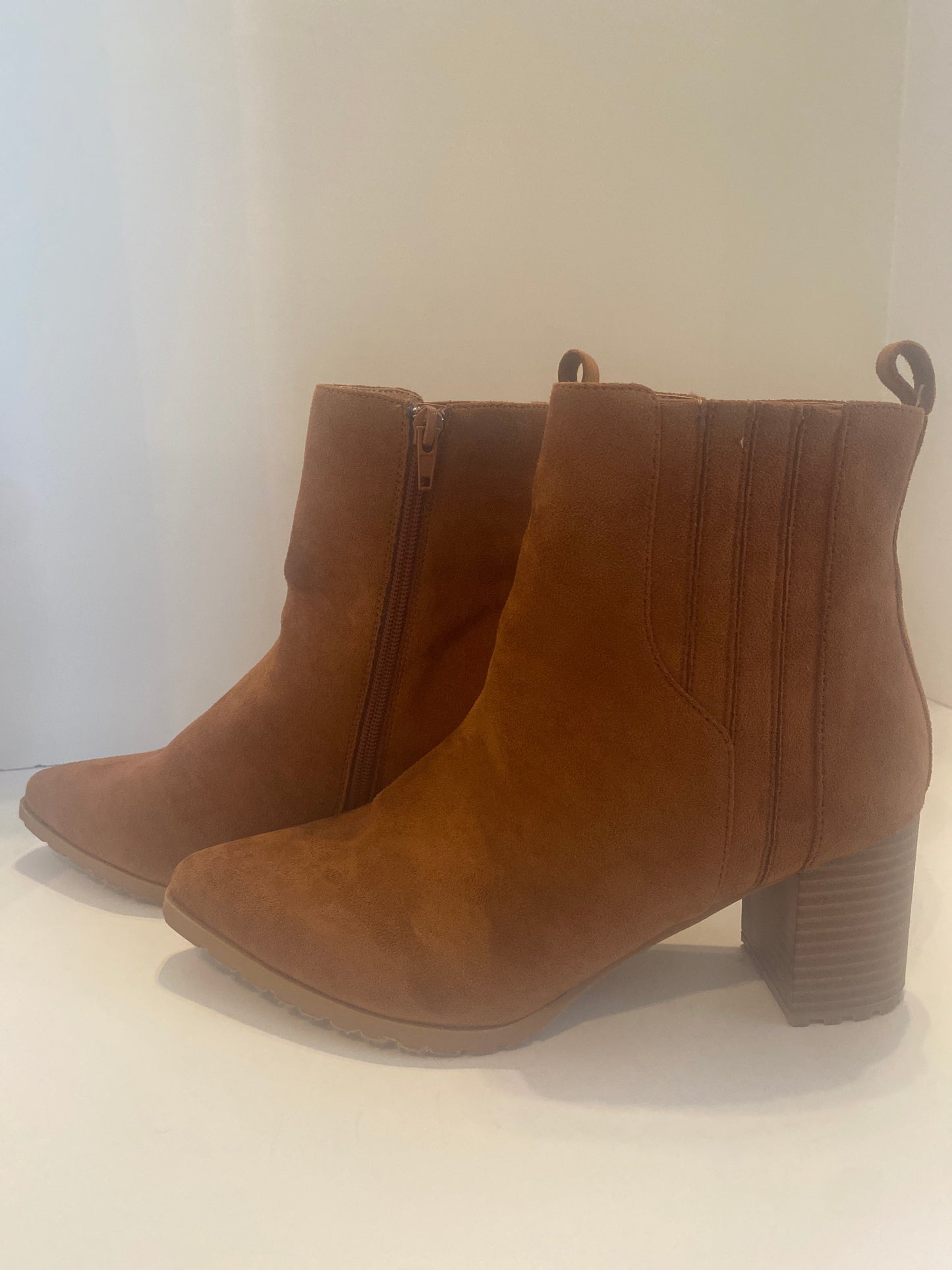 Boots Ankle Heels By Maurices Size: 8