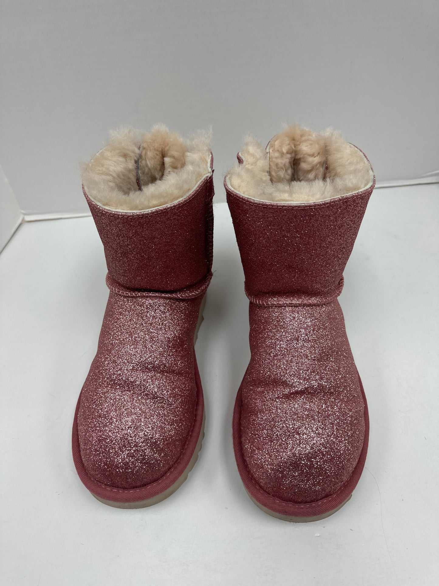 Boots Ankle Flats By Ugg Size: 6