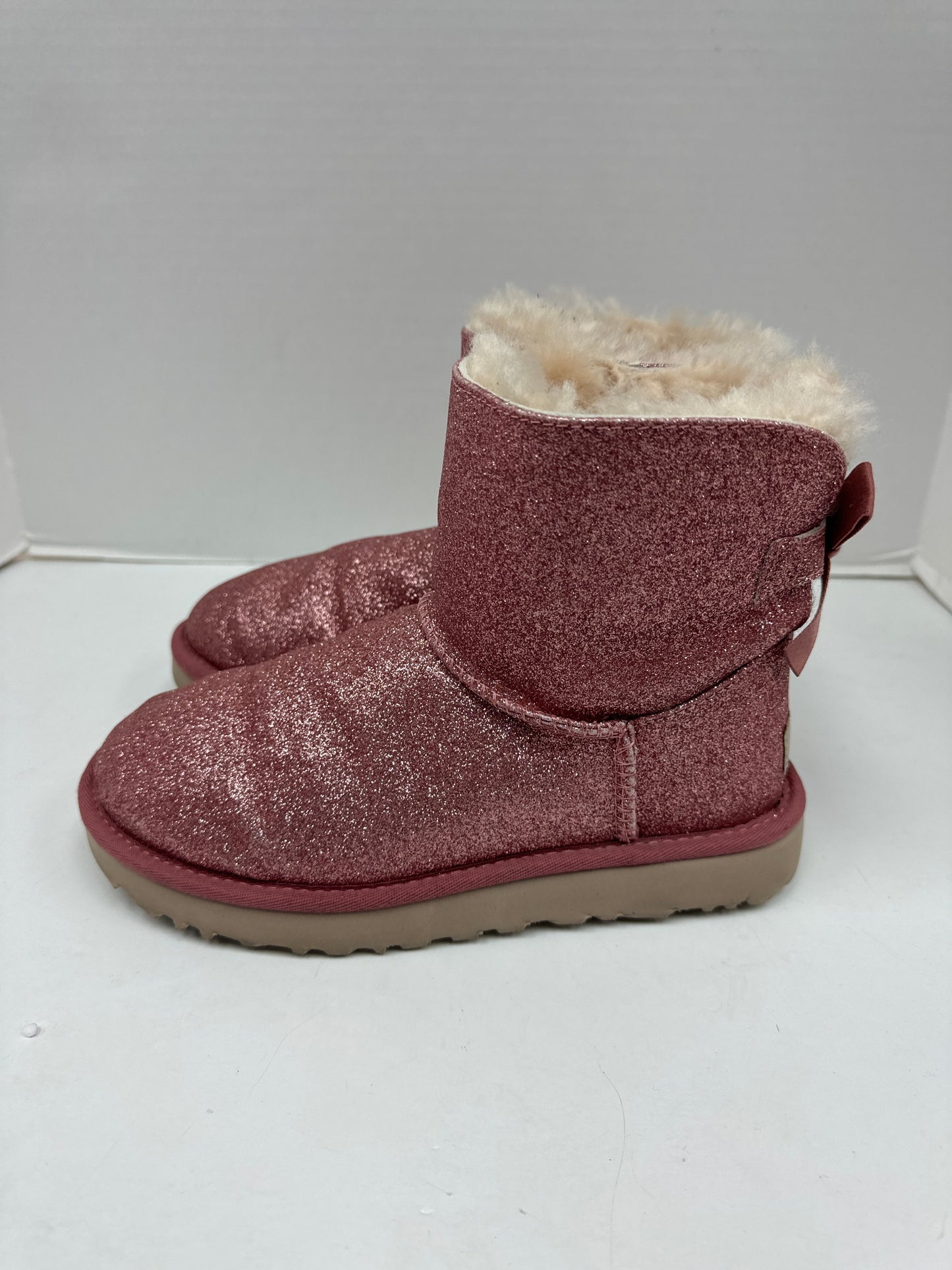 Boots Ankle Flats By Ugg Size: 6