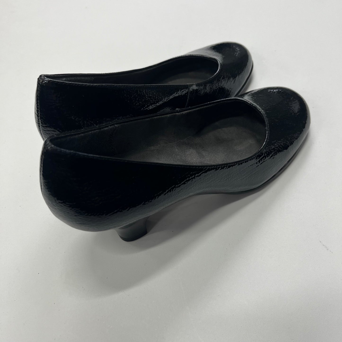 Sandals Flats By Clarks Size: 7.5