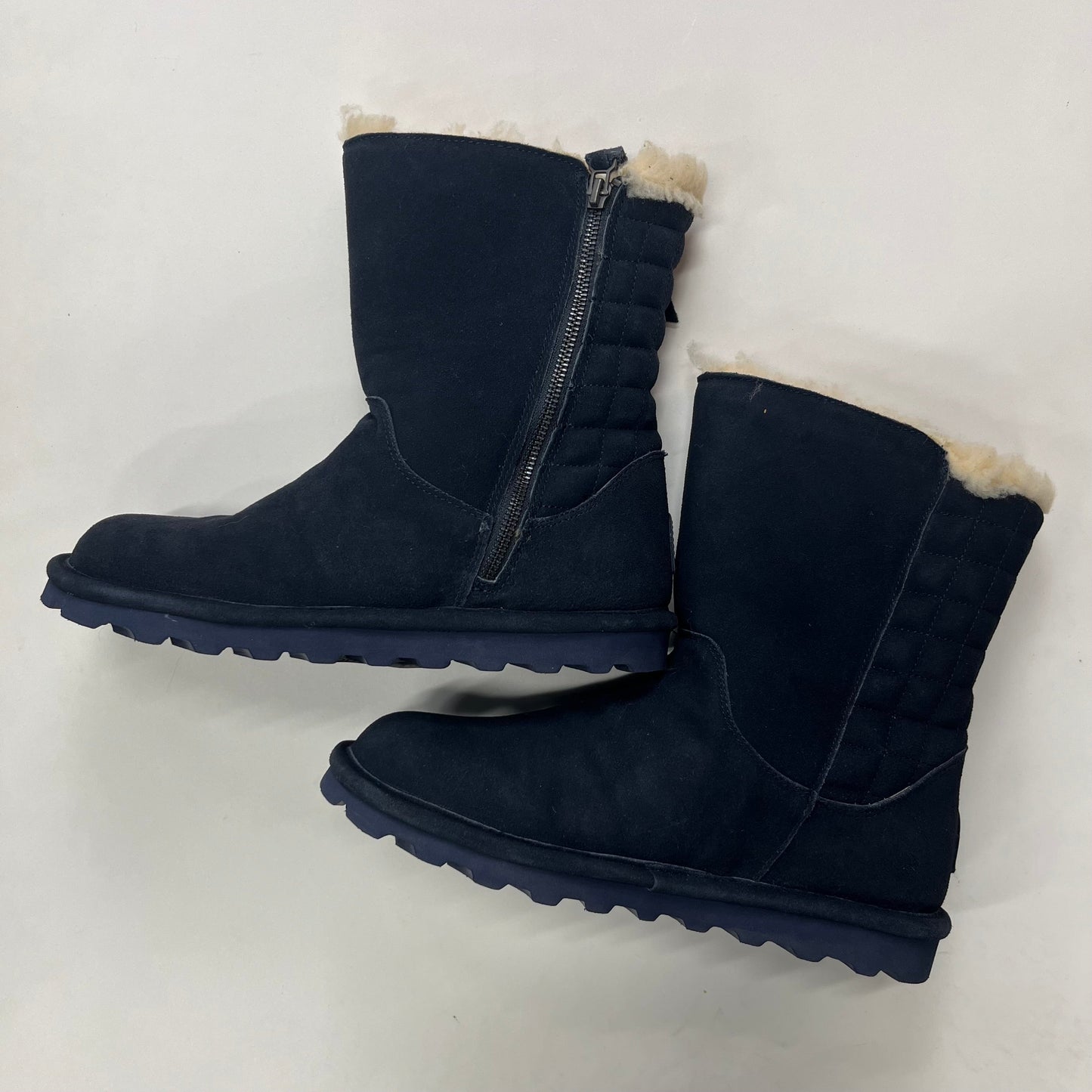 Boots Ankle Flats By Bearpaw Size: 9