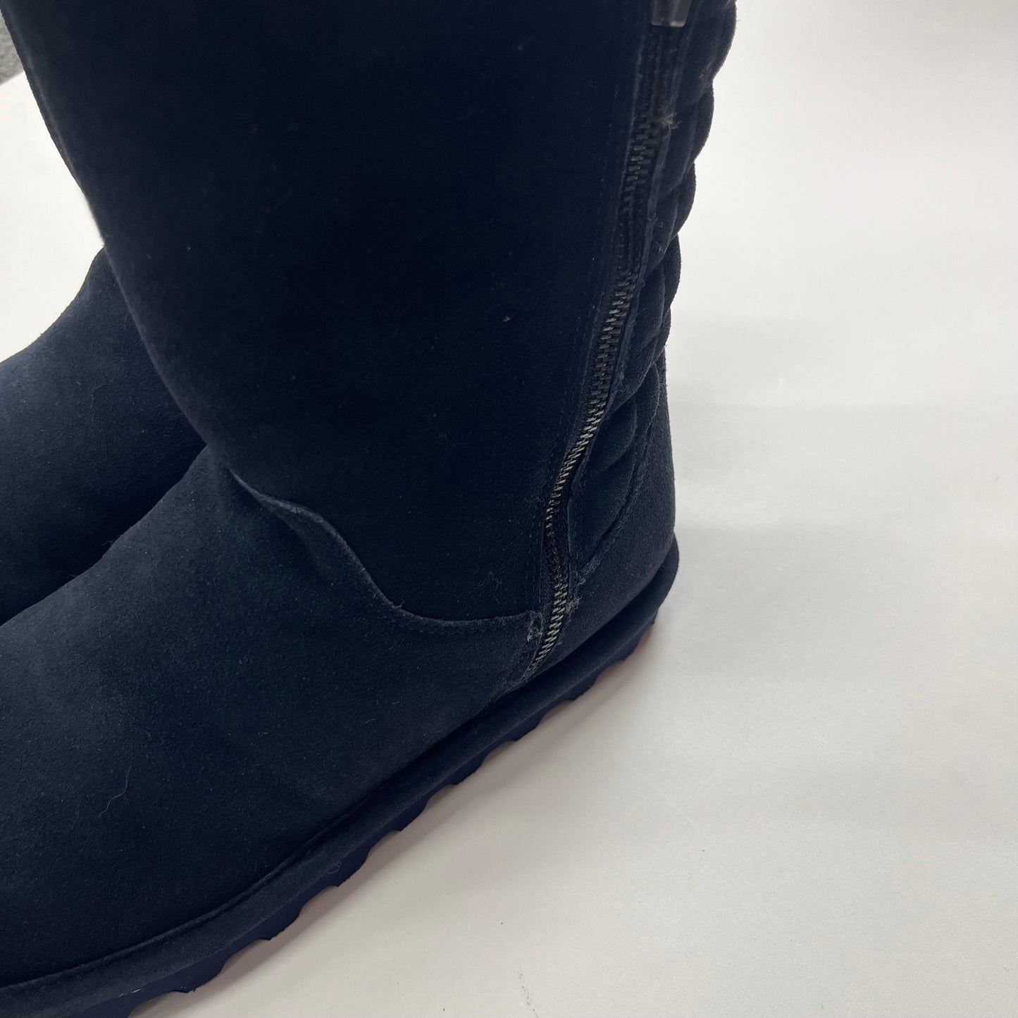 Boots Ankle Flats By Bearpaw Size: 9