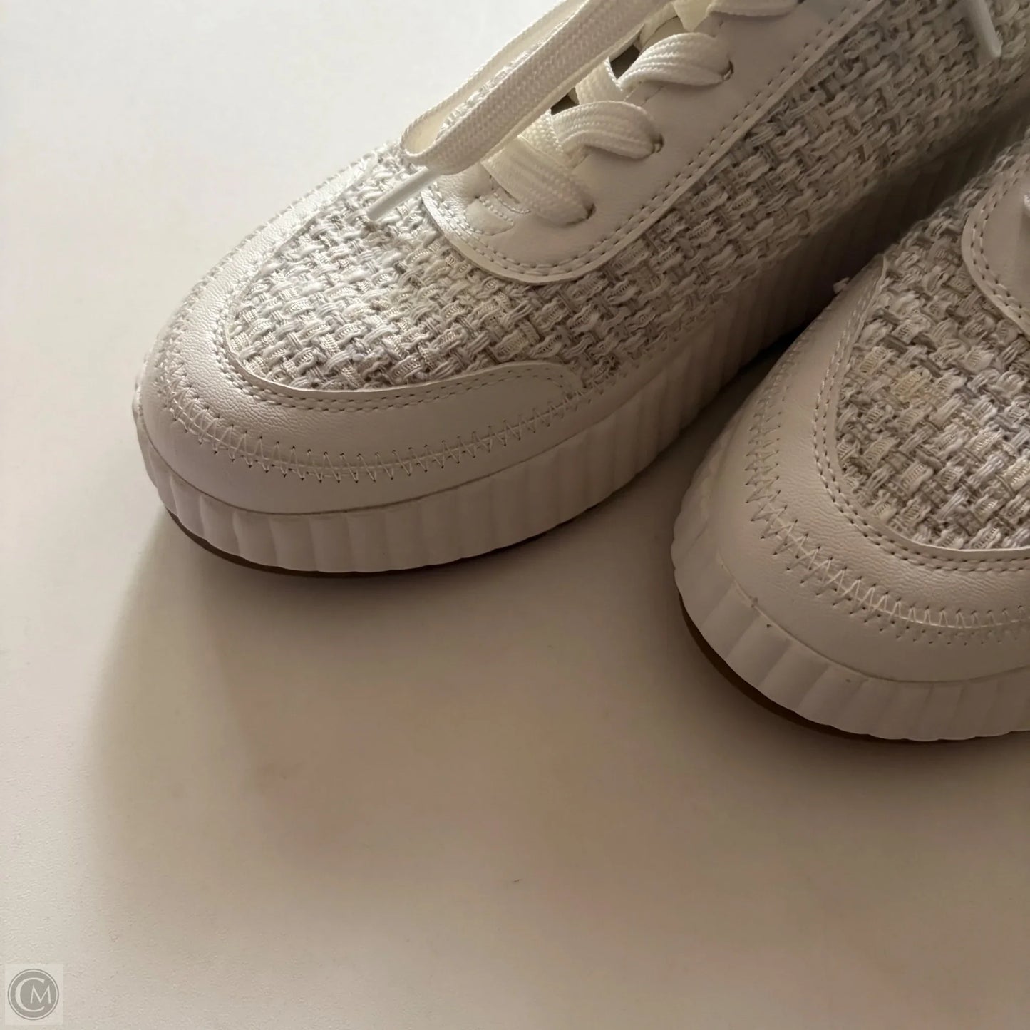 Shoes Designer By Michael Kors In White, Size: 6.5