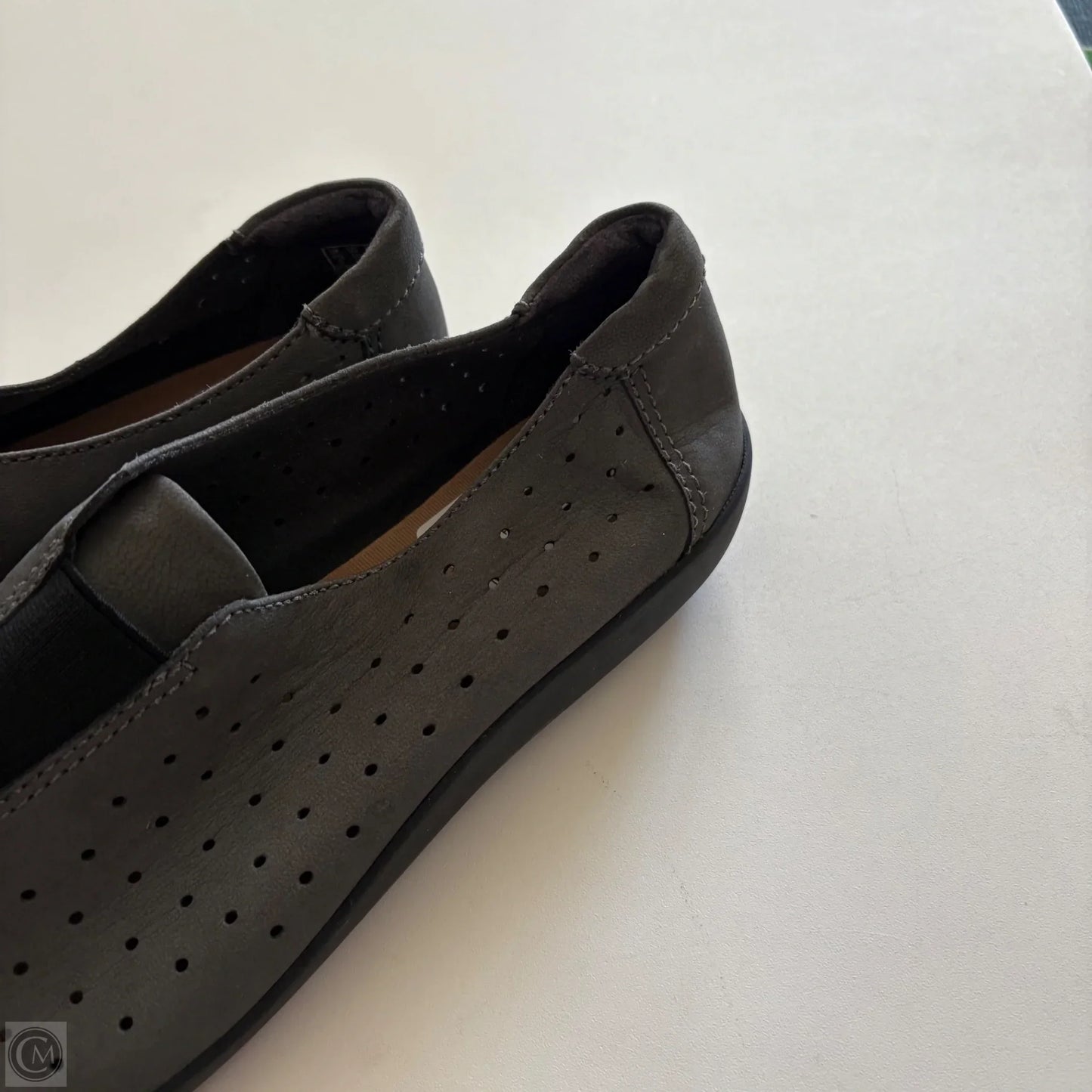 Shoes Flats By Clarks In Grey, Size: 10