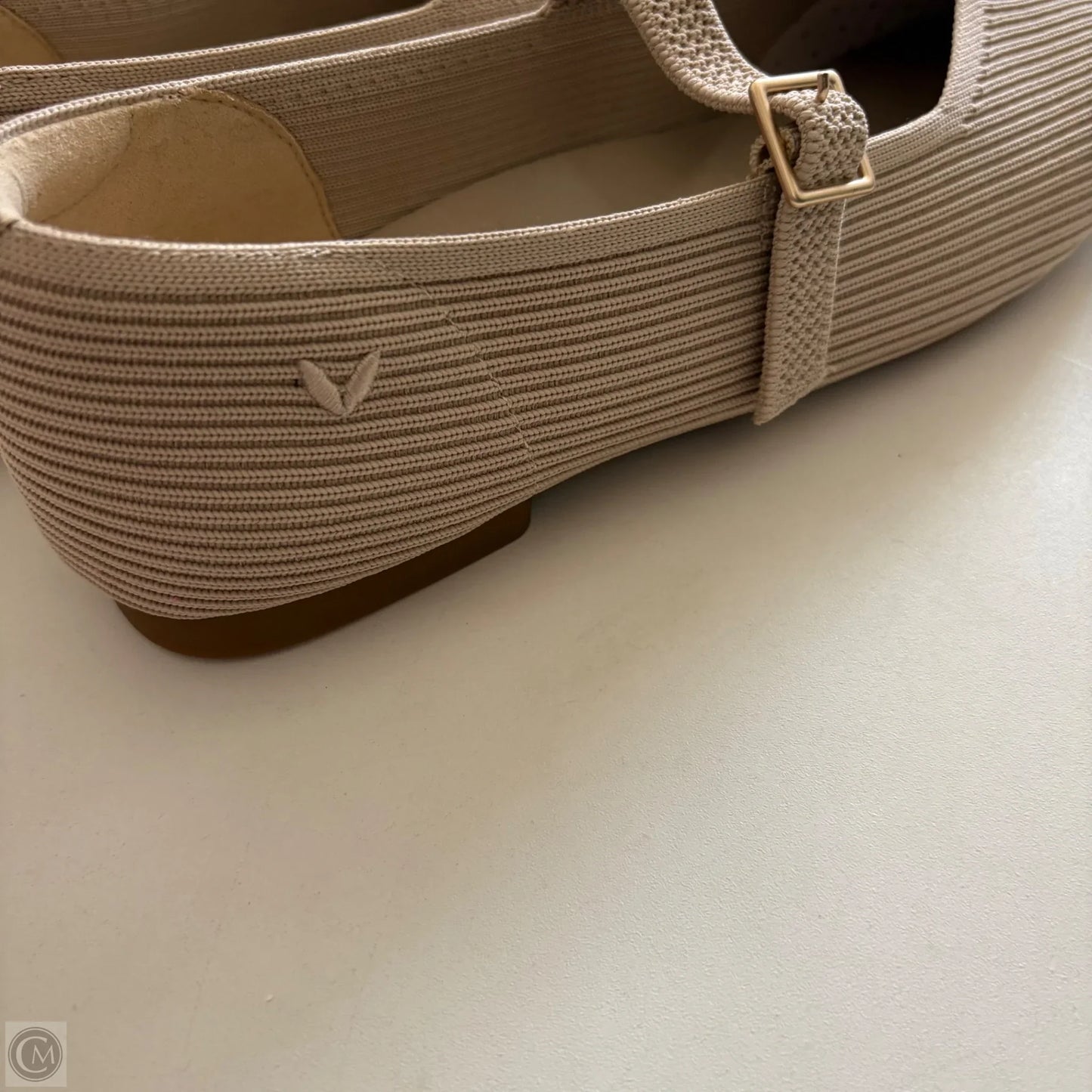 Shoes Flats By Vivaia In Beige, Size: 9