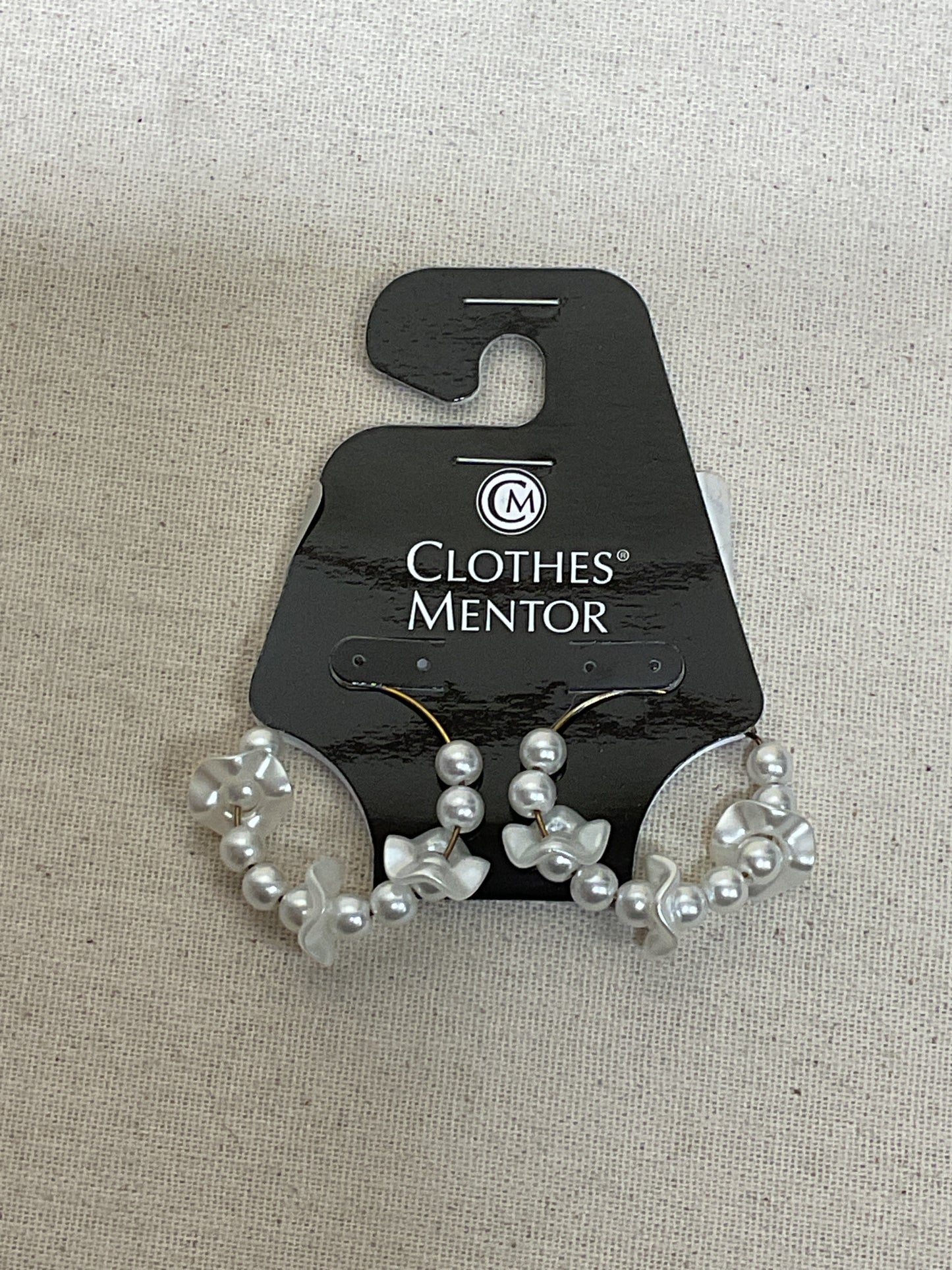 Earrings Hoop By Clothes Mentor In Gold & White