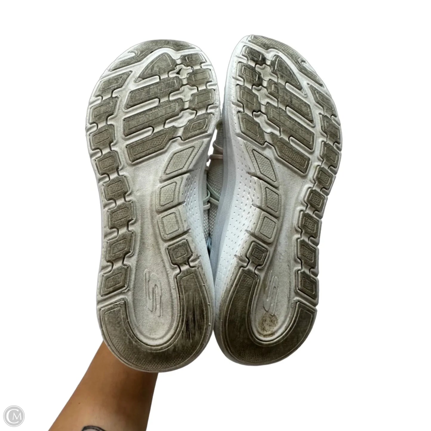 Shoes Sneakers By Skechers In White, Size: 9